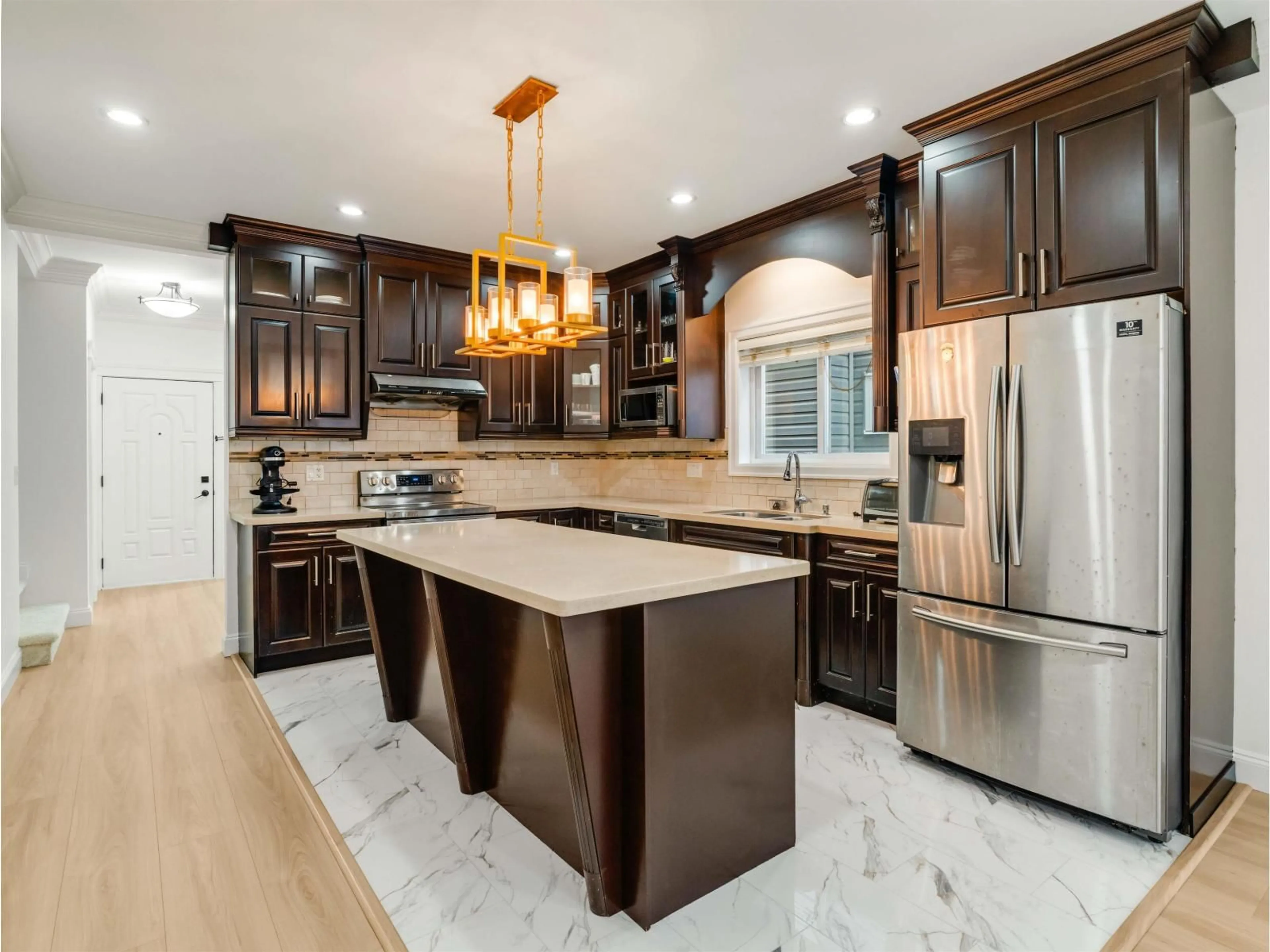 Open concept kitchen, ceramic/tile floor for 12861 59 AVENUE, Surrey British Columbia V3X1T3