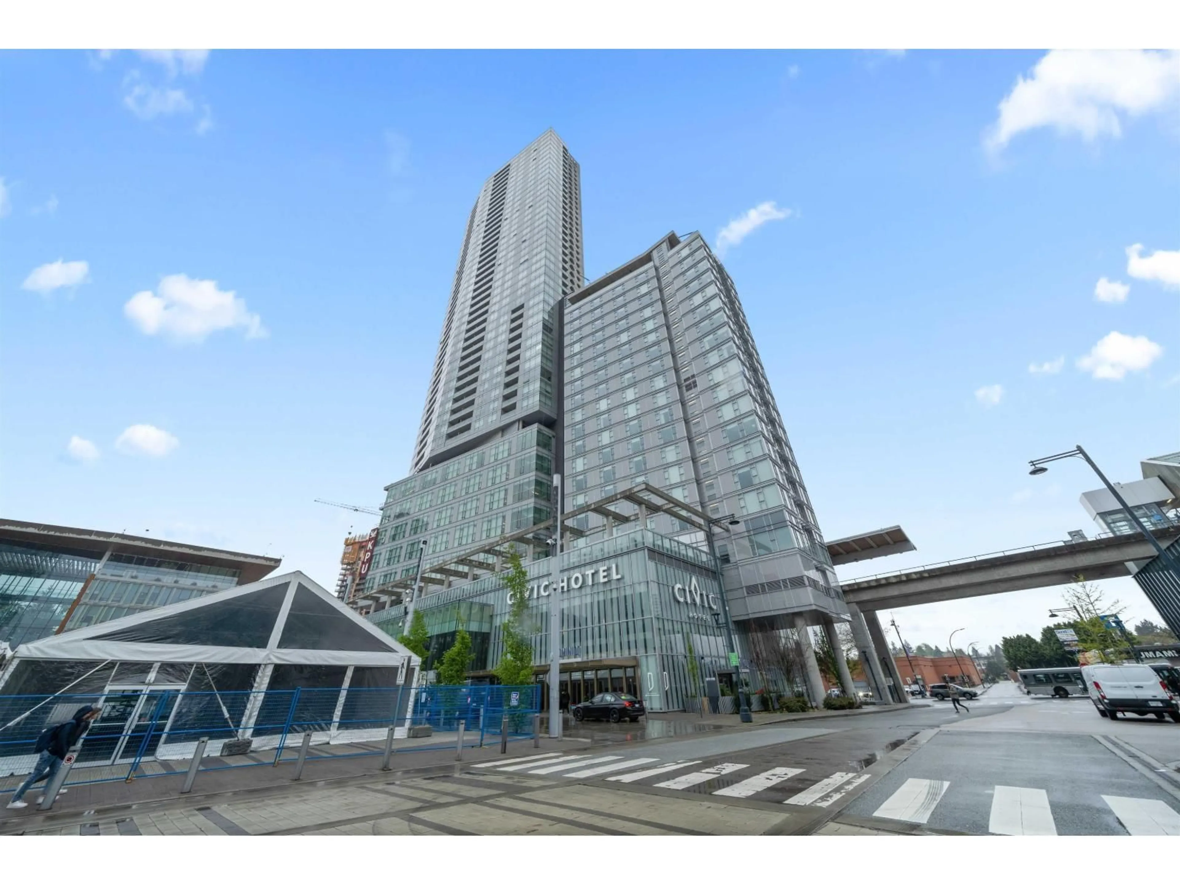 Indoor foyer for 2908 - 13495 CENTRAL AVENUE, Surrey British Columbia V3T0K2