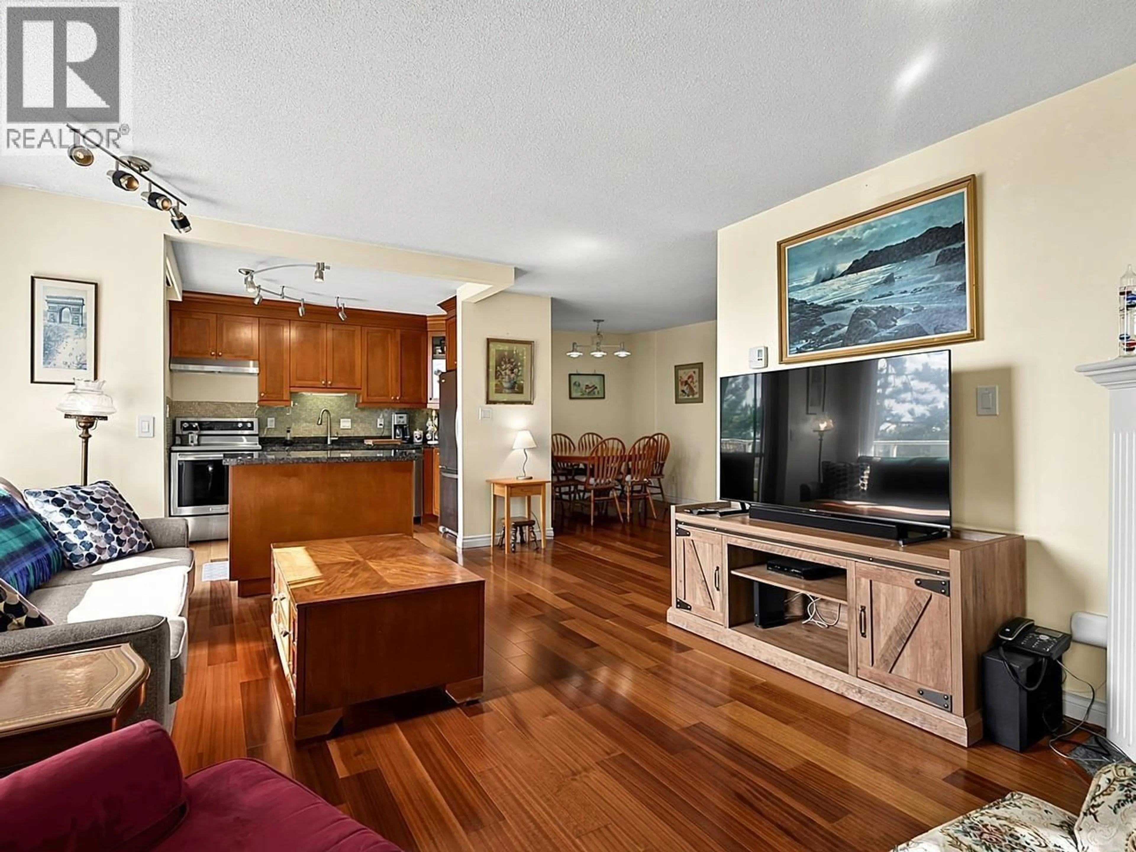 Open concept kitchen, wood/laminate floor for 303 - 412 TWELFTH STREET, New Westminster British Columbia V3M6R2
