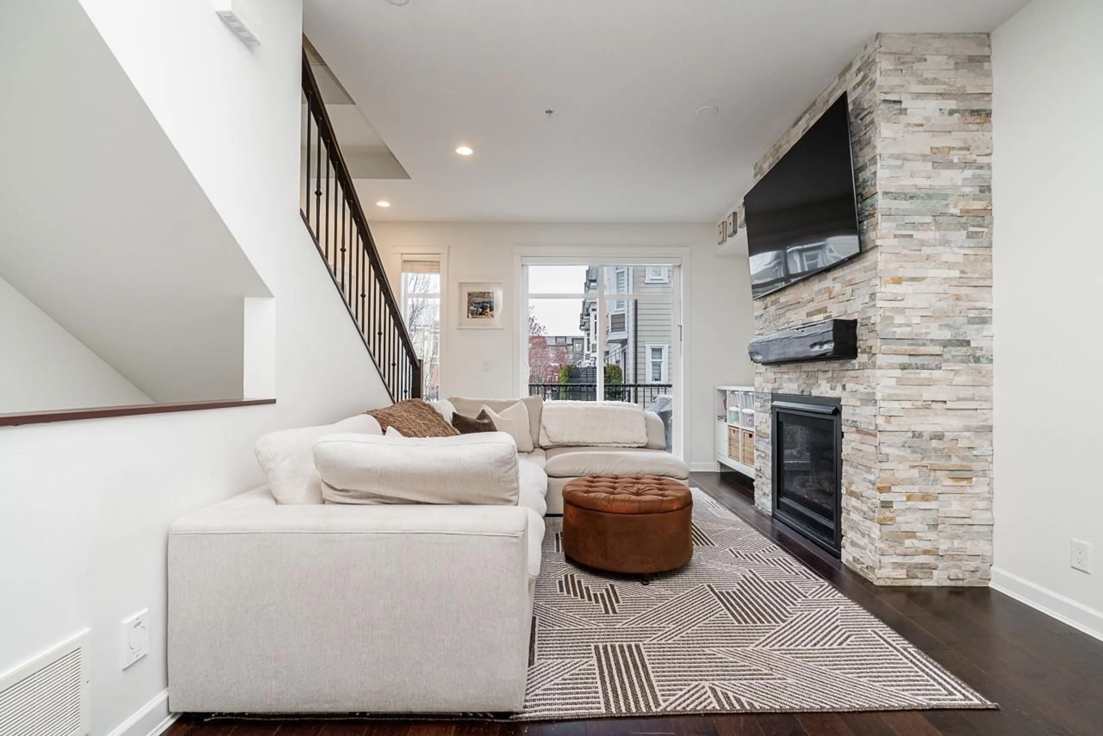 Living room with furniture, unknown for 44 - 8068 207 STREET, Langley British Columbia V2Y0M9