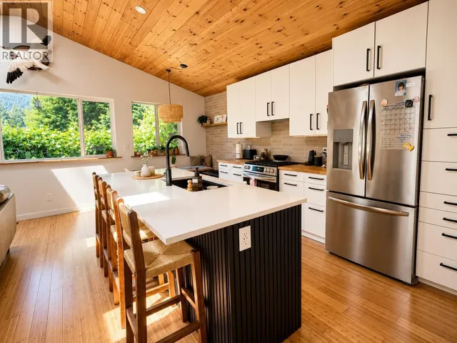 41741 DOGWOOD PLACE, Squamish 2
