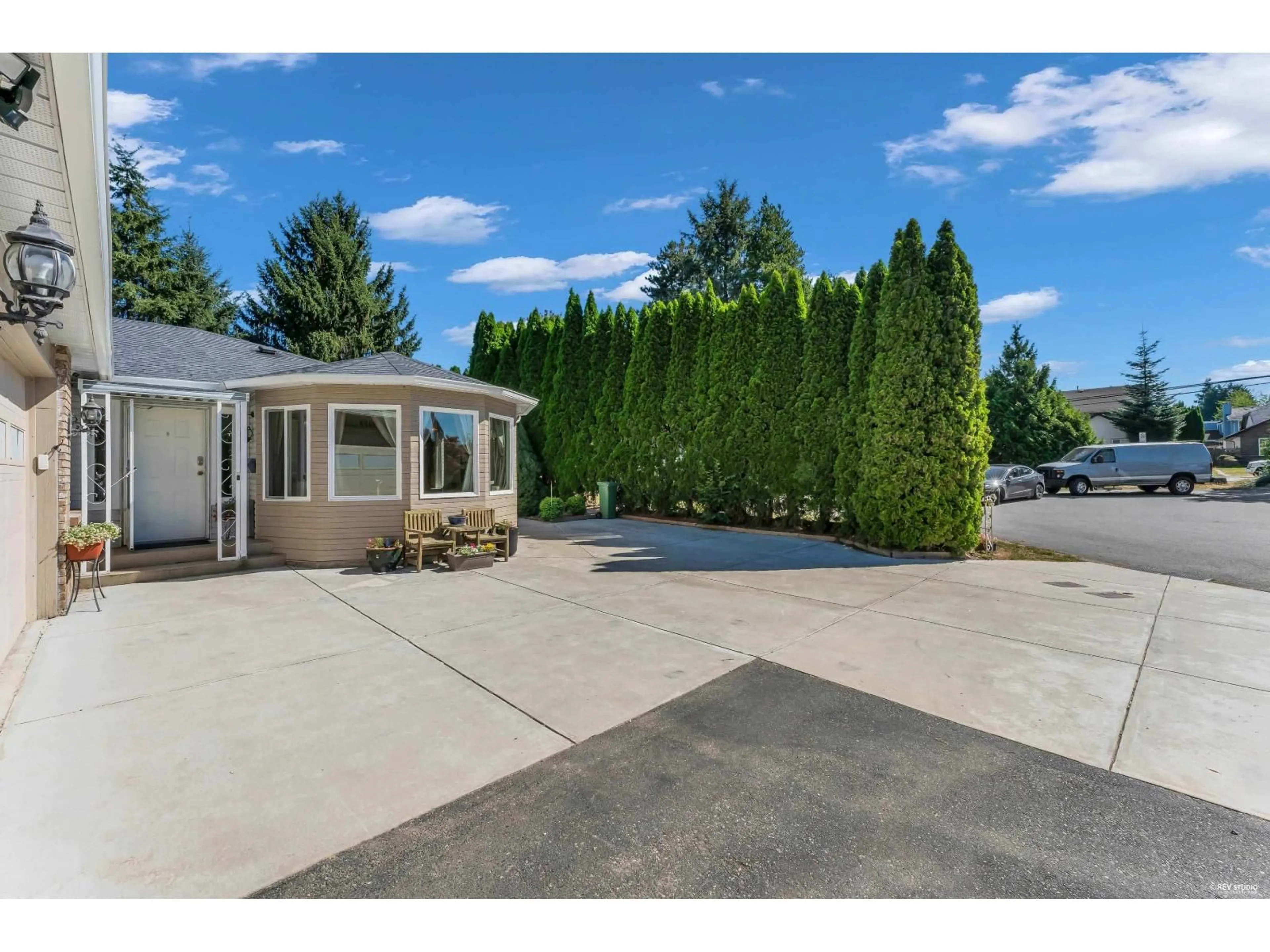 A pic from outside/outdoor area/front of a property/back of a property/a pic from drone, street for 9079 144 STREET, Surrey British Columbia V3V5Z9