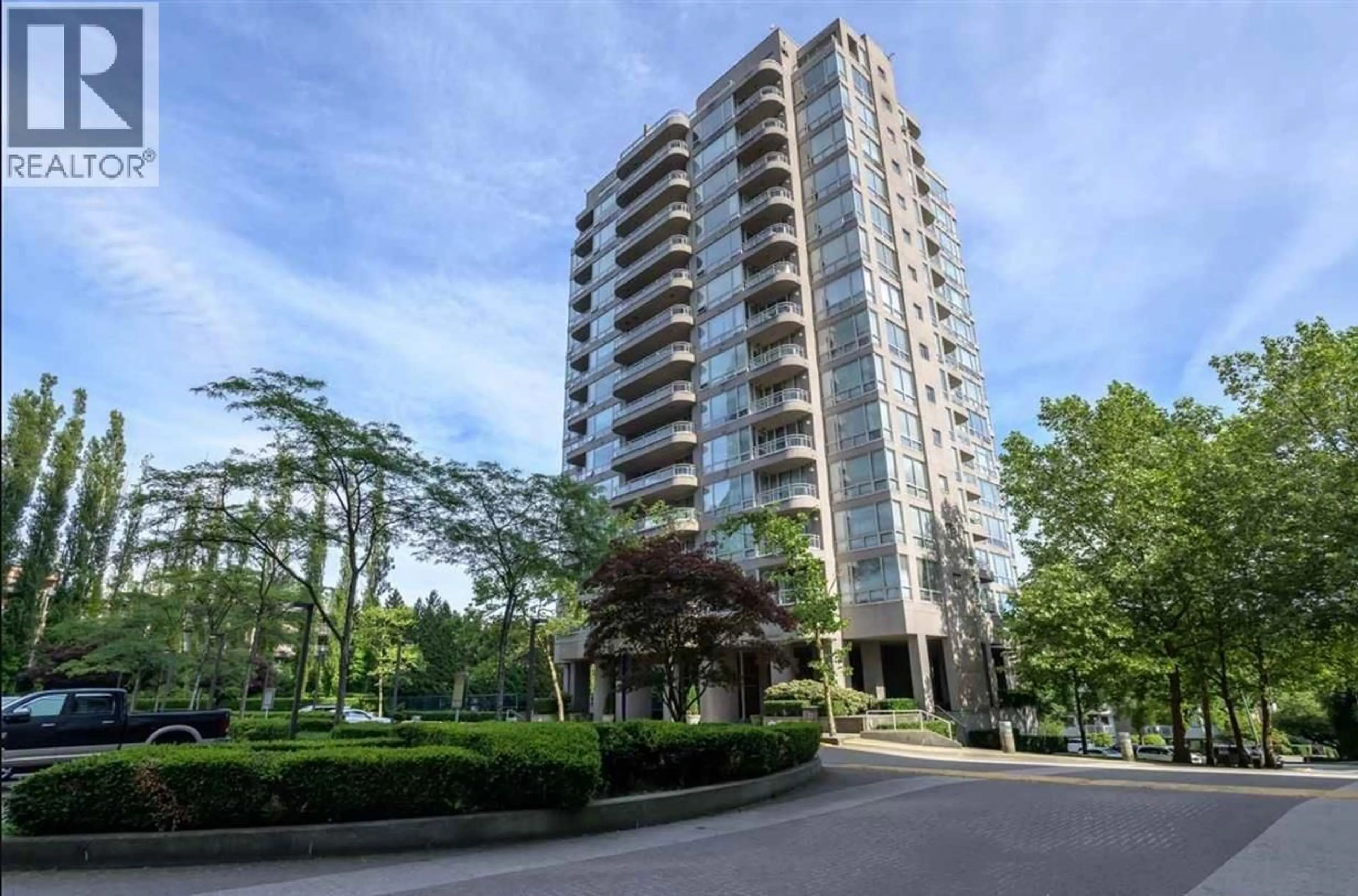 Indoor foyer for 906 - 9623 MANCHESTER DRIVE, Burnaby British Columbia V3N4Y8