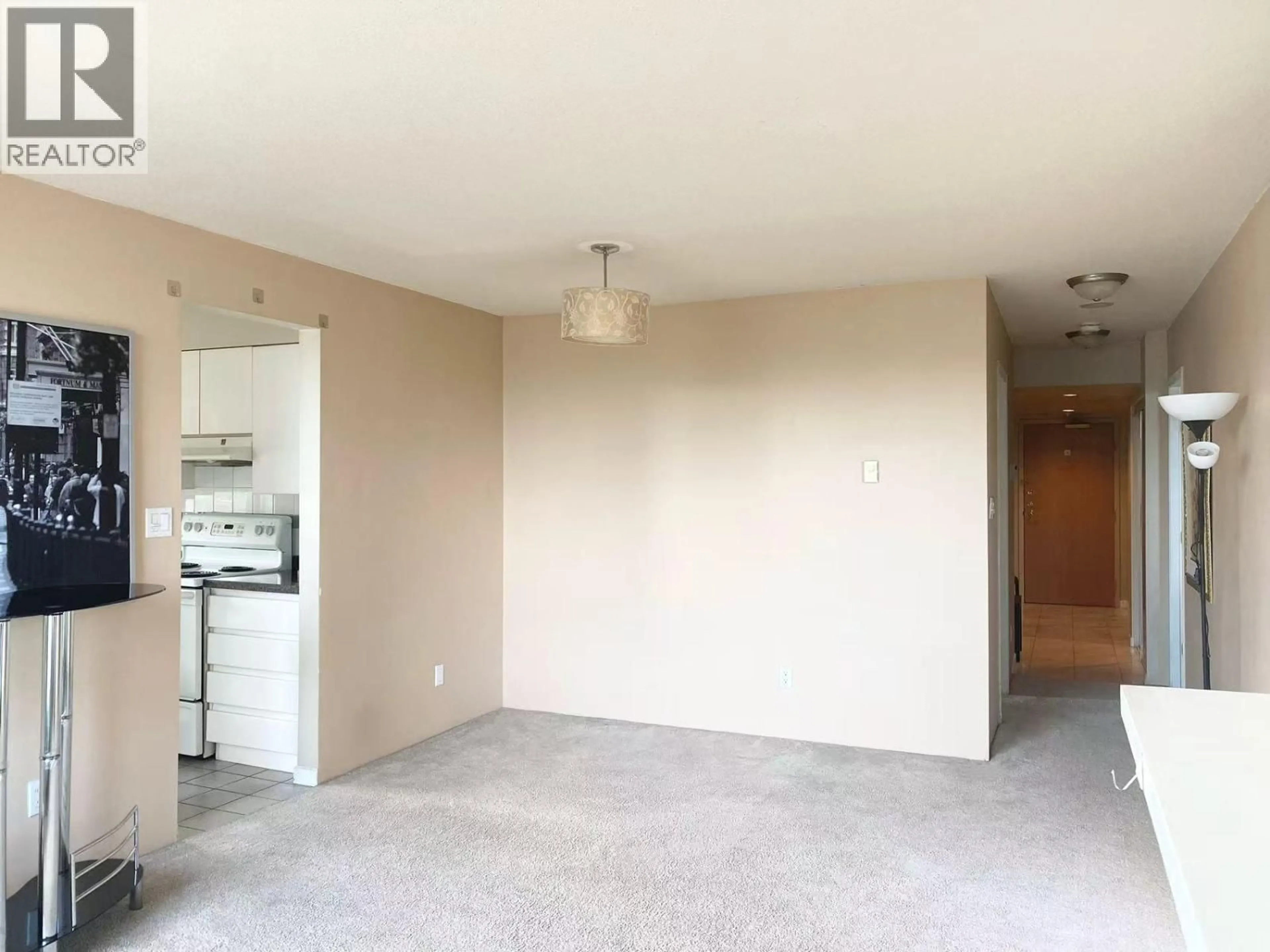 A pic of a room for 906 - 9623 MANCHESTER DRIVE, Burnaby British Columbia V3N4Y8