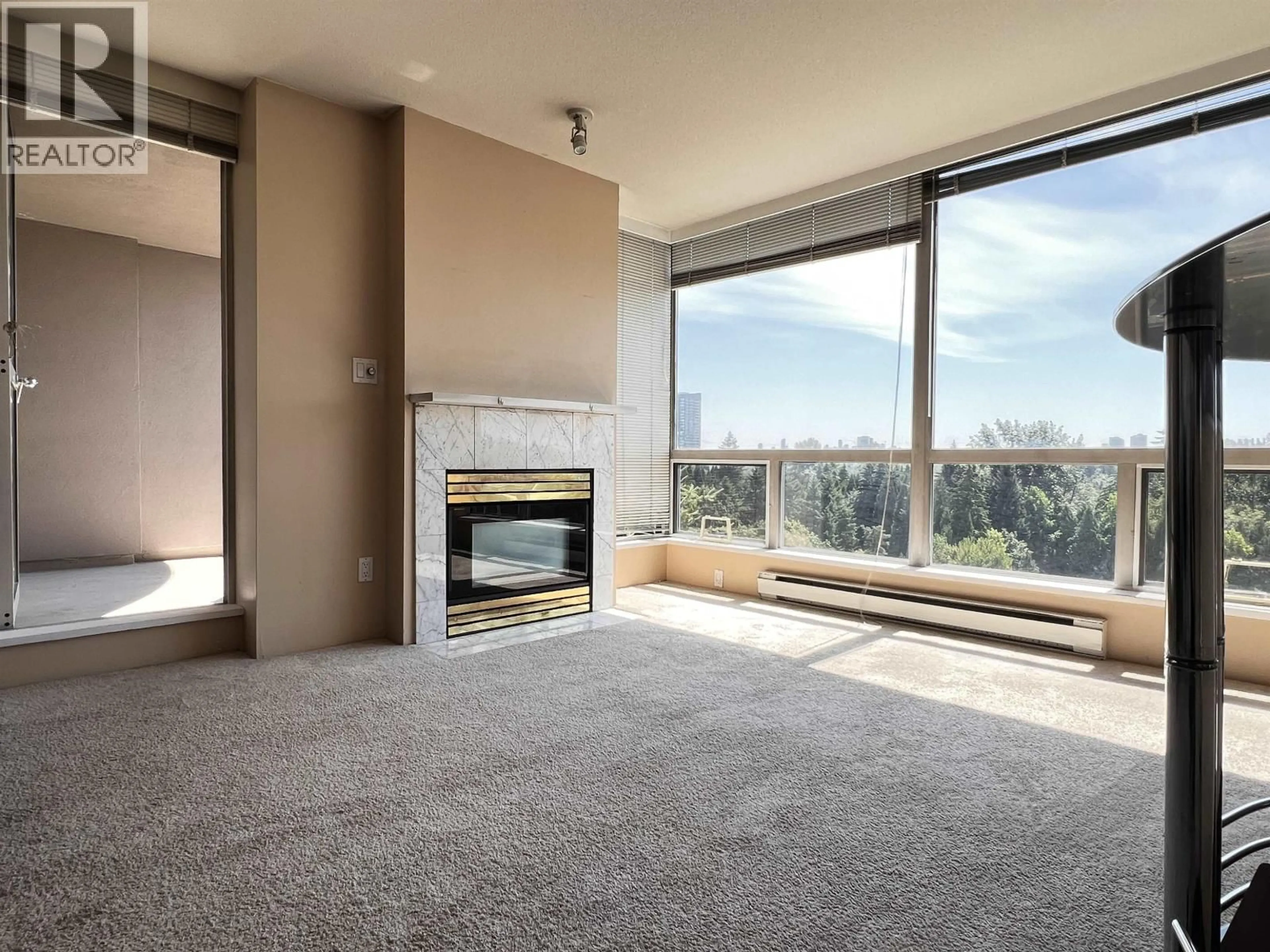 A pic of a room for 906 - 9623 MANCHESTER DRIVE, Burnaby British Columbia V3N4Y8