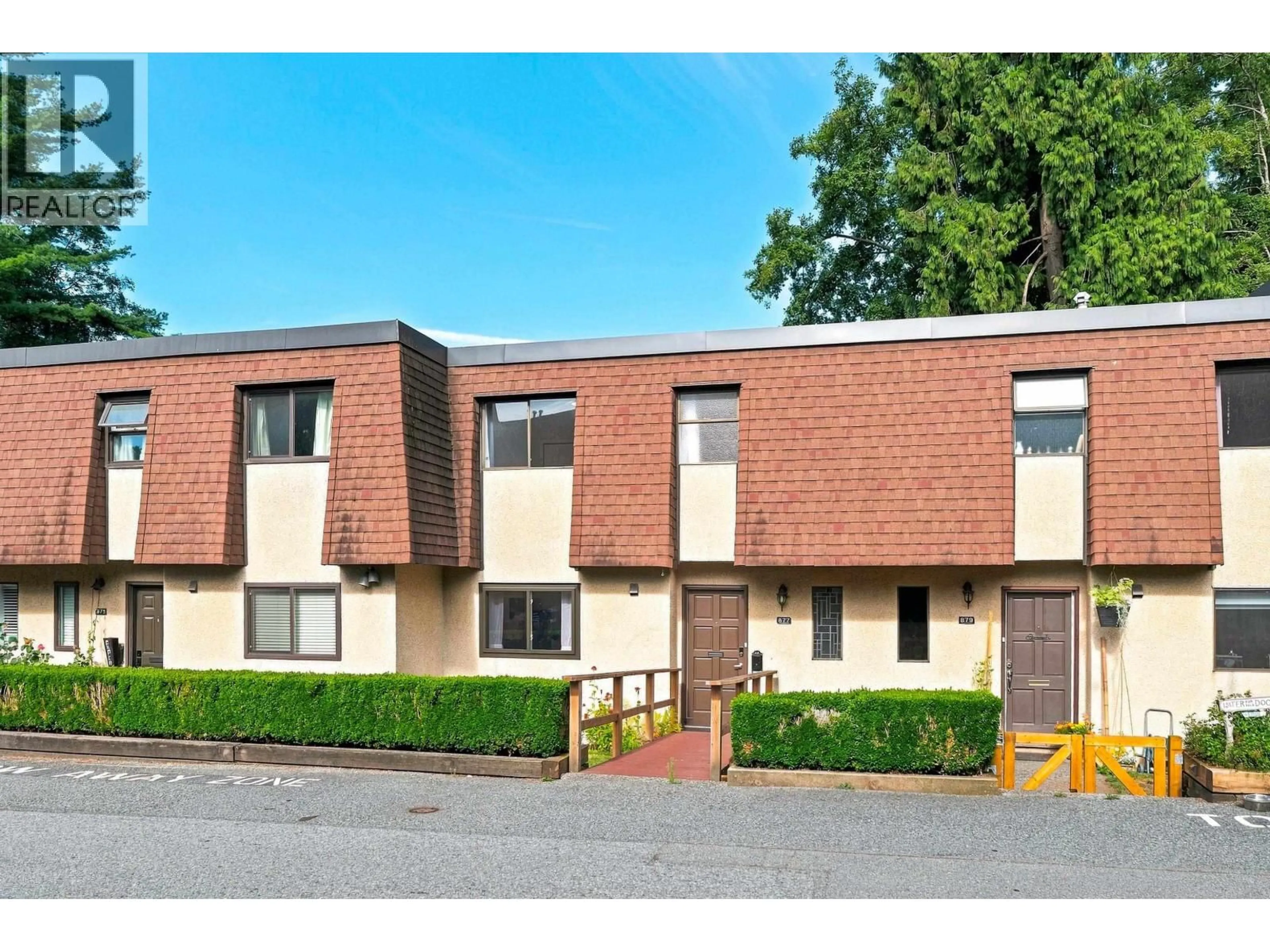 Unknown for 877 OLD LILLOOET ROAD, North Vancouver British Columbia V7J2H6