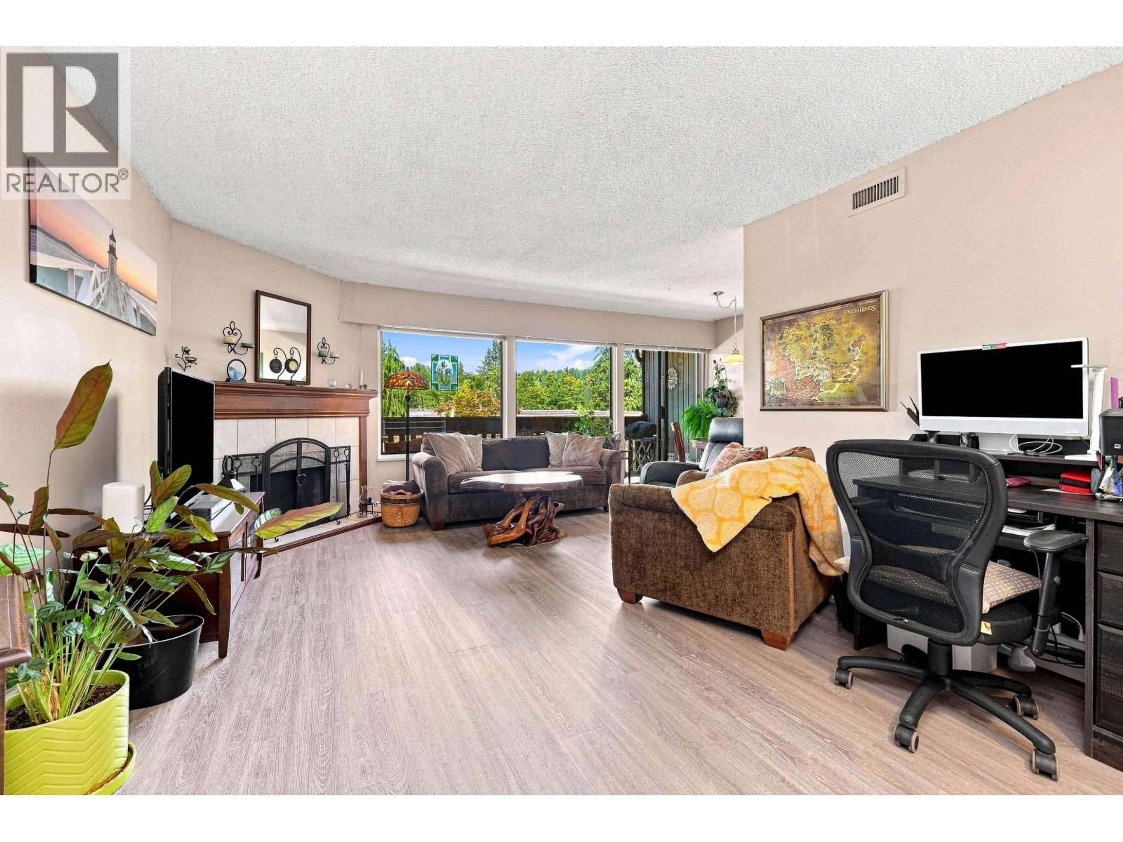Living room with furniture, unknown for 1059 OLD LILLOOET ROAD, North Vancouver British Columbia V7J3H6