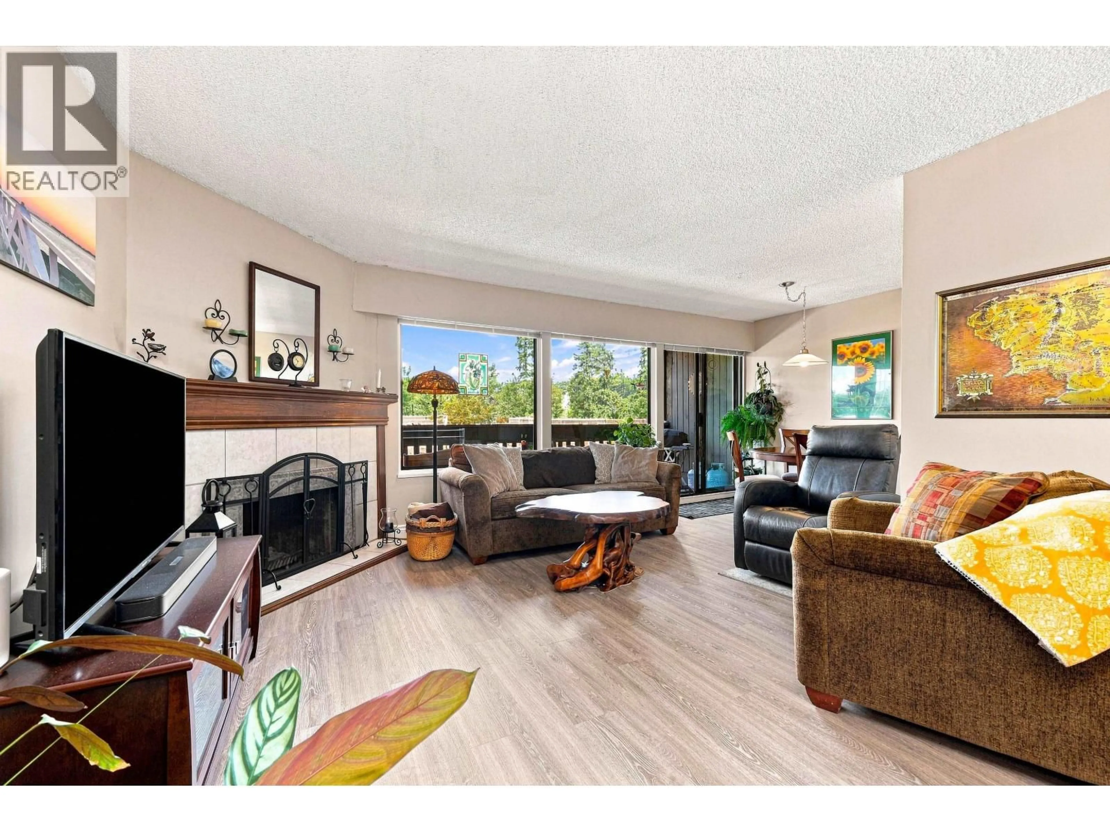 Living room with furniture, unknown for 1059 OLD LILLOOET ROAD, North Vancouver British Columbia V7J3H6