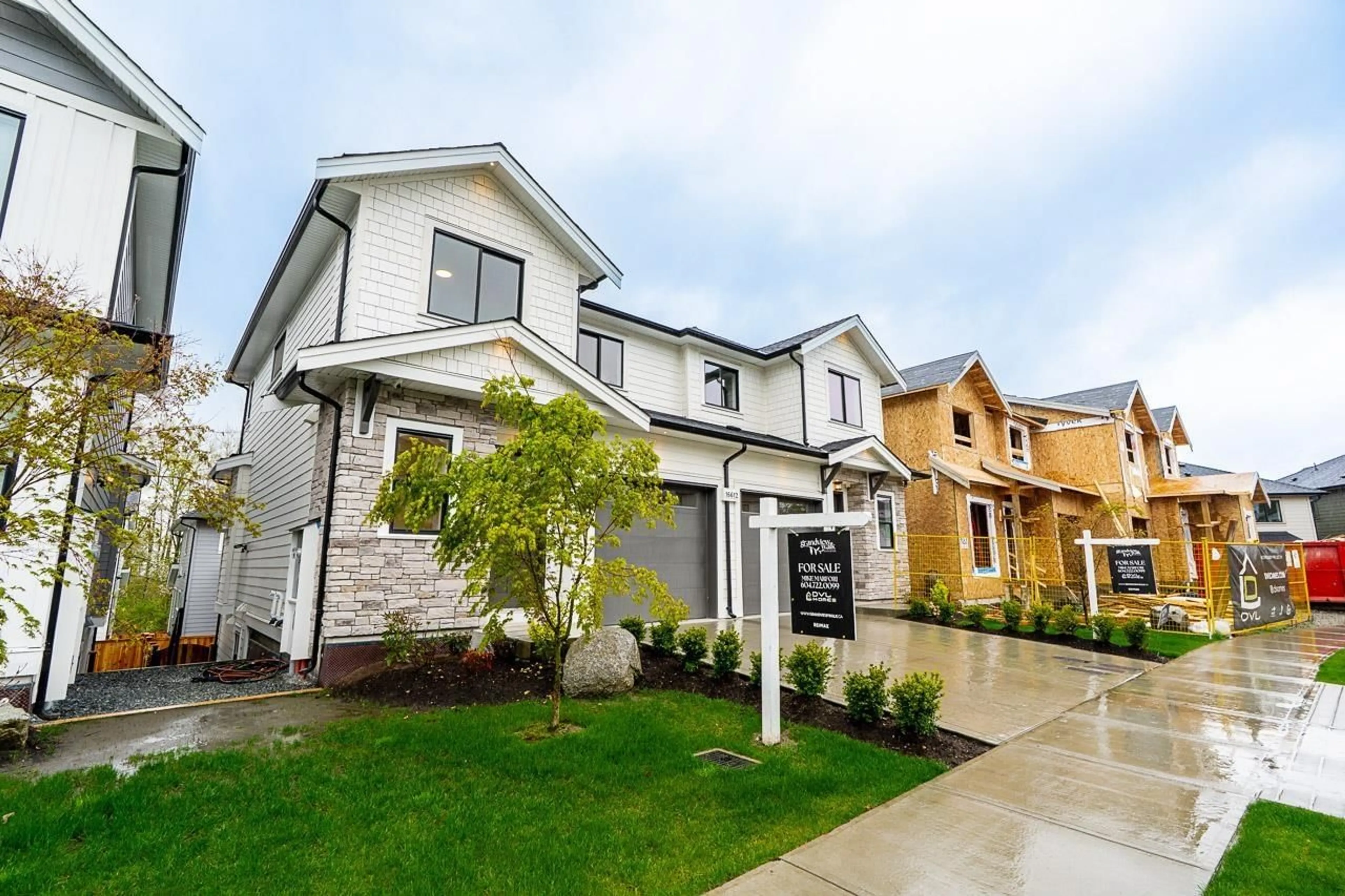 Home with vinyl exterior material, street for 102 - 16612 18A AVENUE, Surrey British Columbia V3Z9X5