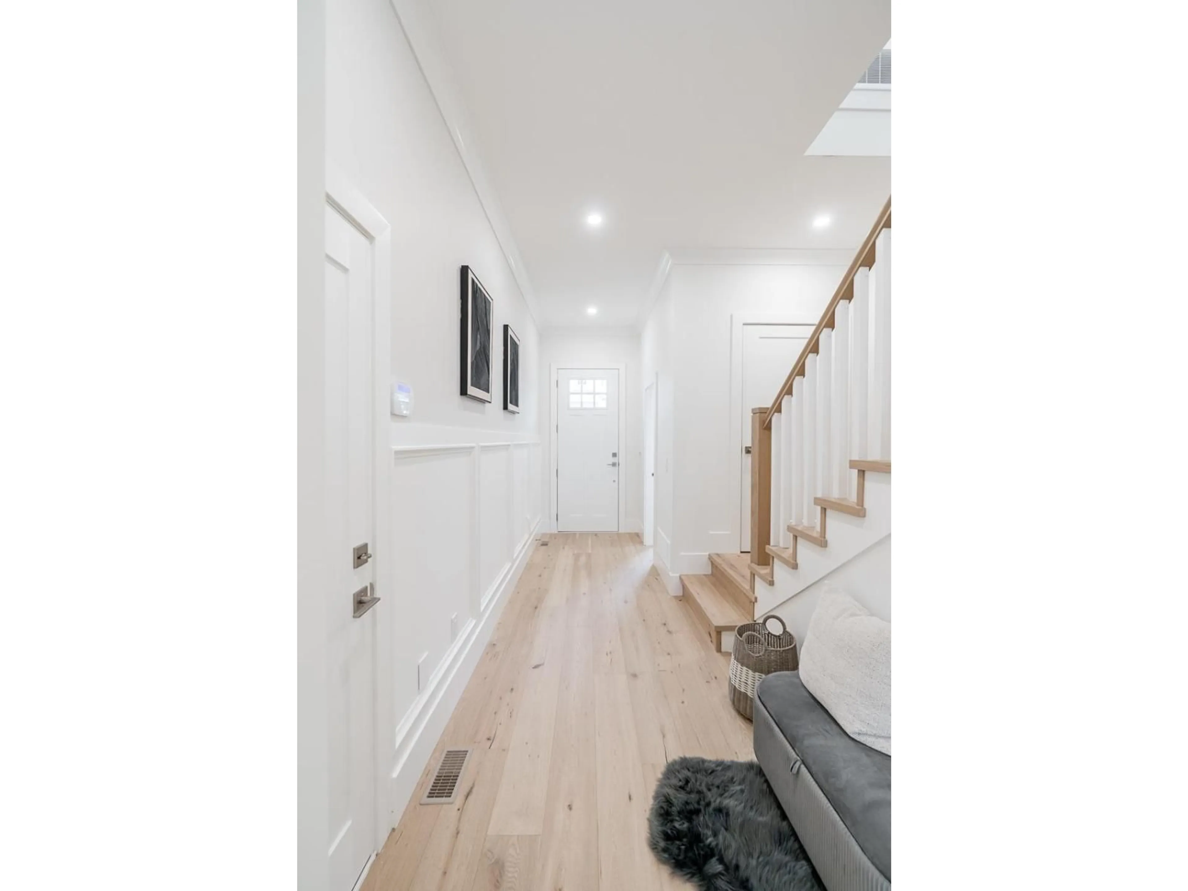 Indoor entryway for 102 - 16612 18A AVENUE, Surrey British Columbia V3Z9X5