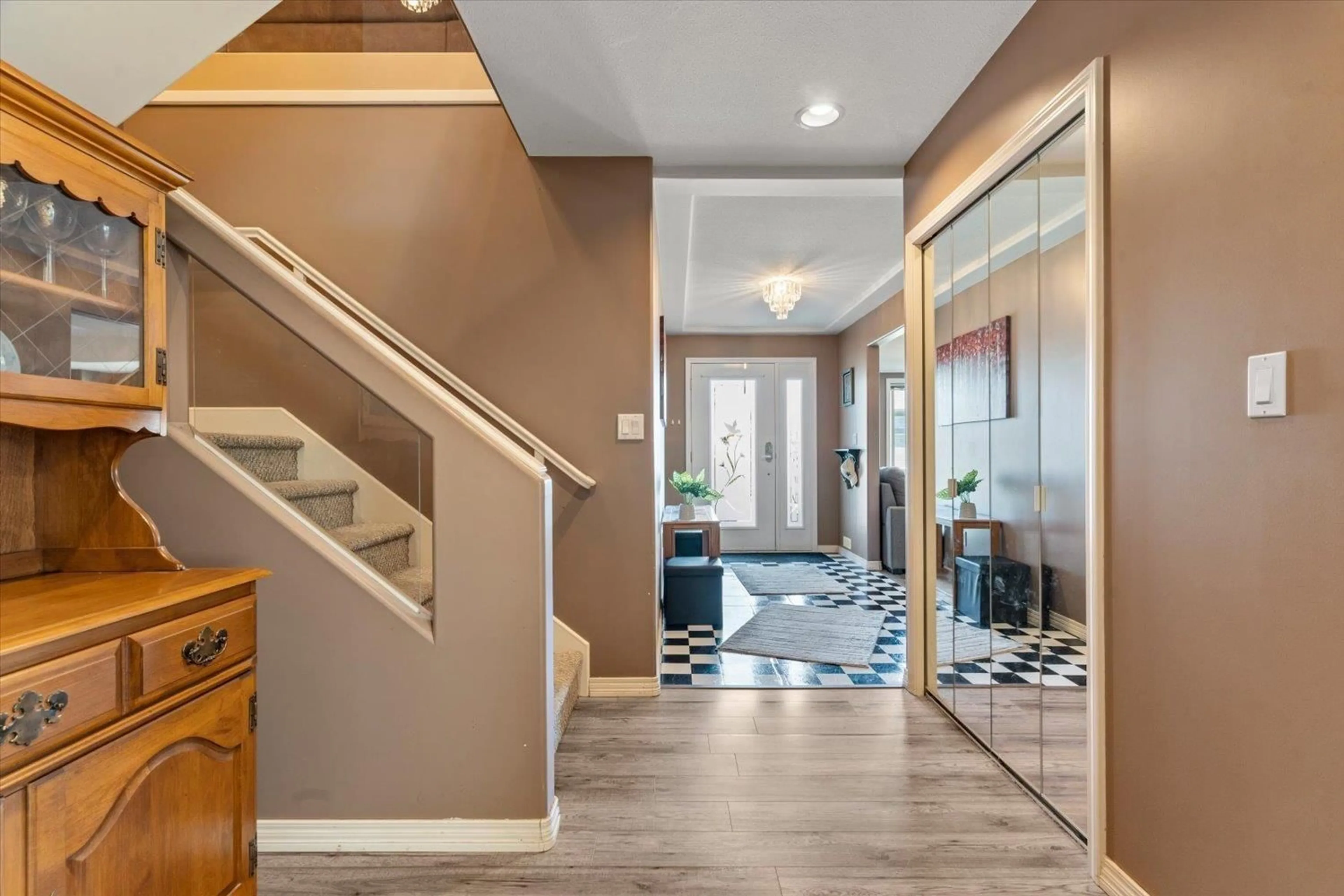 Indoor entryway for 16 - 3555 BLUE JAY STREET, Abbotsford British Columbia V2T6N7
