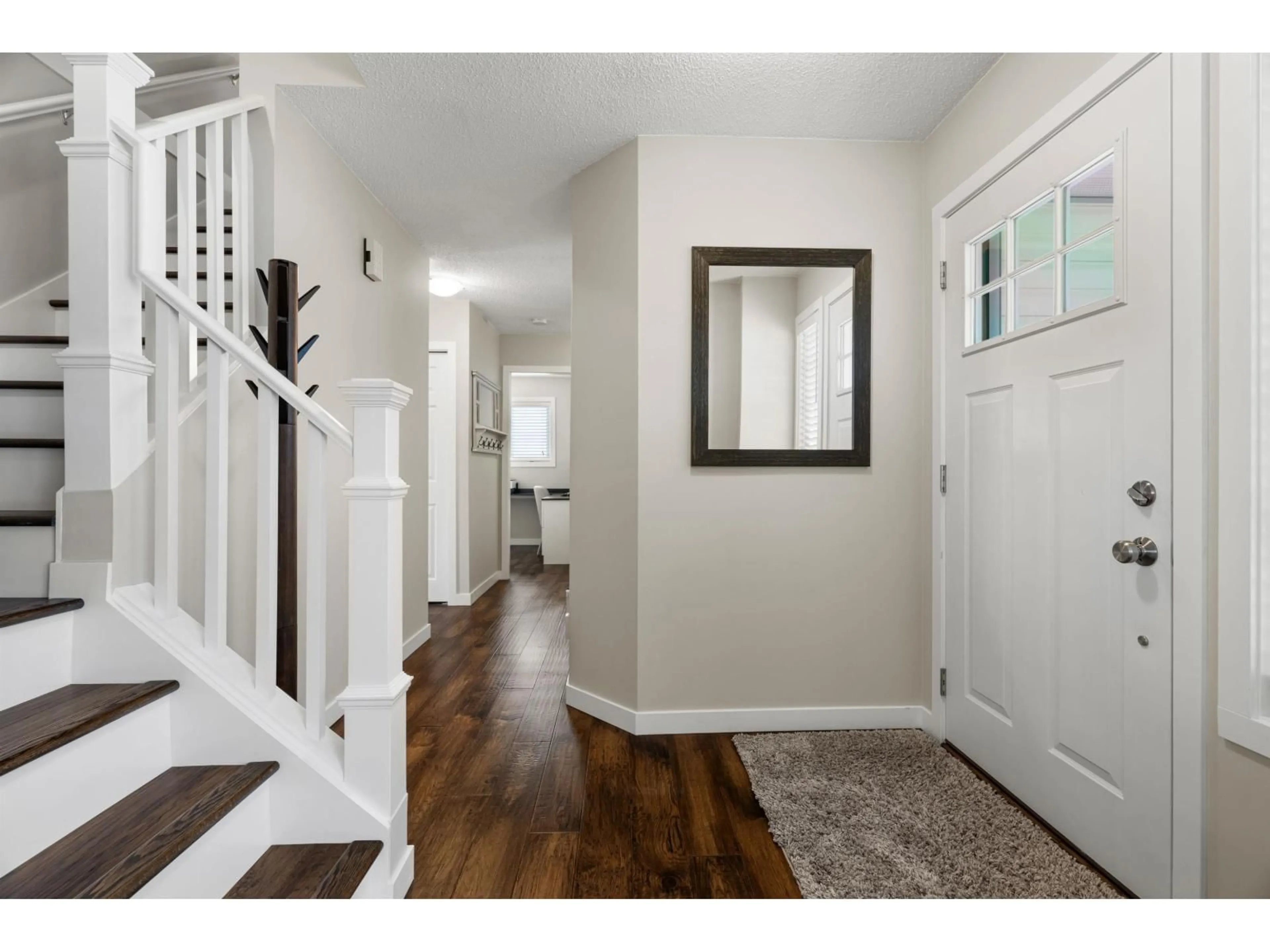 Indoor entryway for 5822 KATHLEEN DRIVE, Chilliwack British Columbia V2R3G2