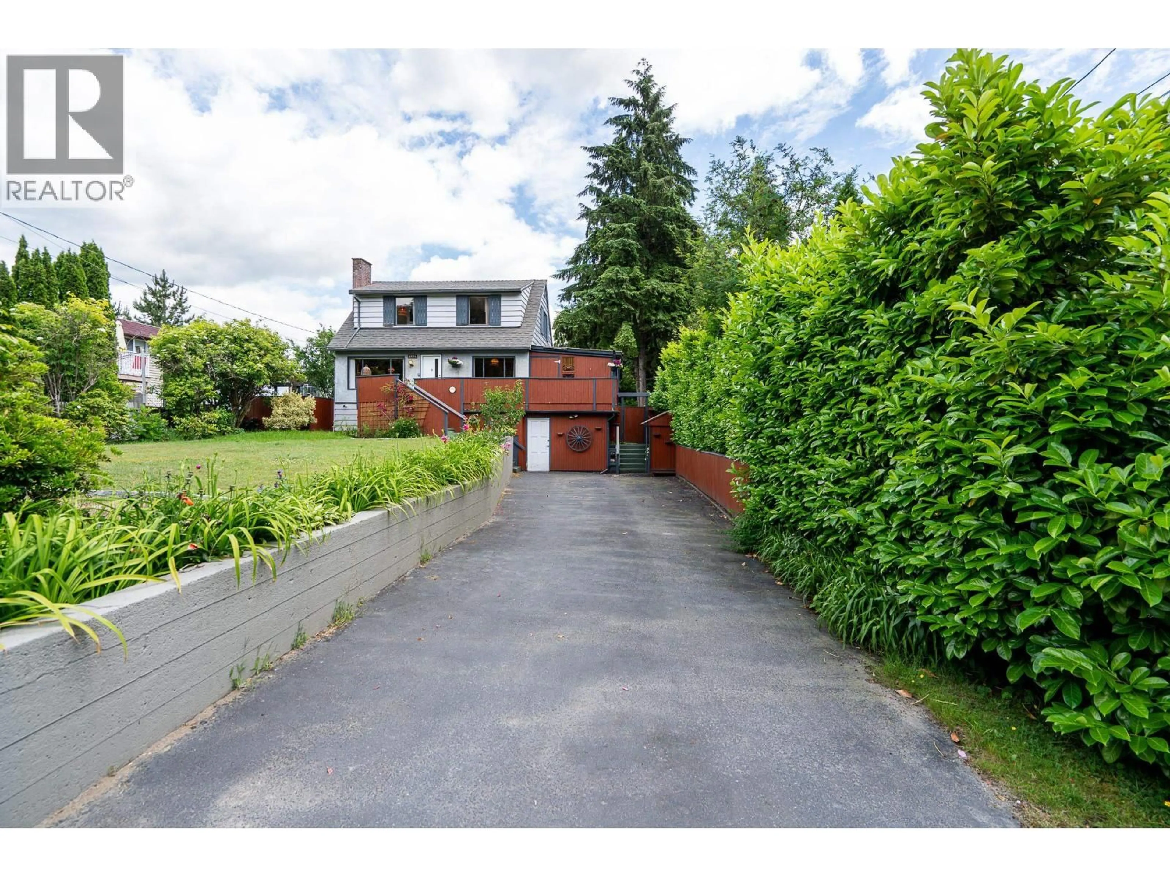 A pic from outside/outdoor area/front of a property/back of a property/a pic from drone, street for 3554 HASTINGS STREET, Port Coquitlam British Columbia V3B4N4