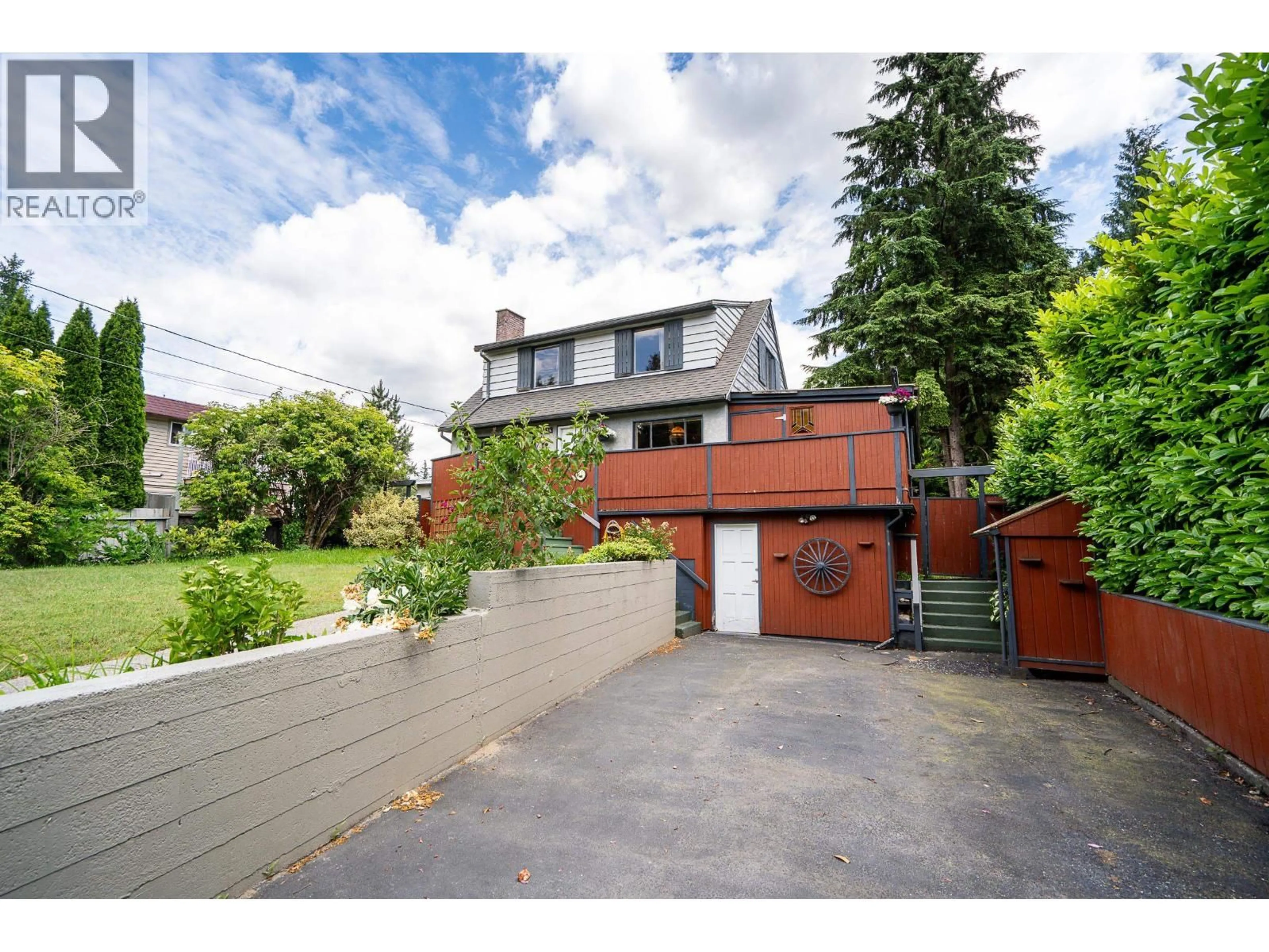 A pic from outside/outdoor area/front of a property/back of a property/a pic from drone, street for 3554 HASTINGS STREET, Port Coquitlam British Columbia V3B4N4