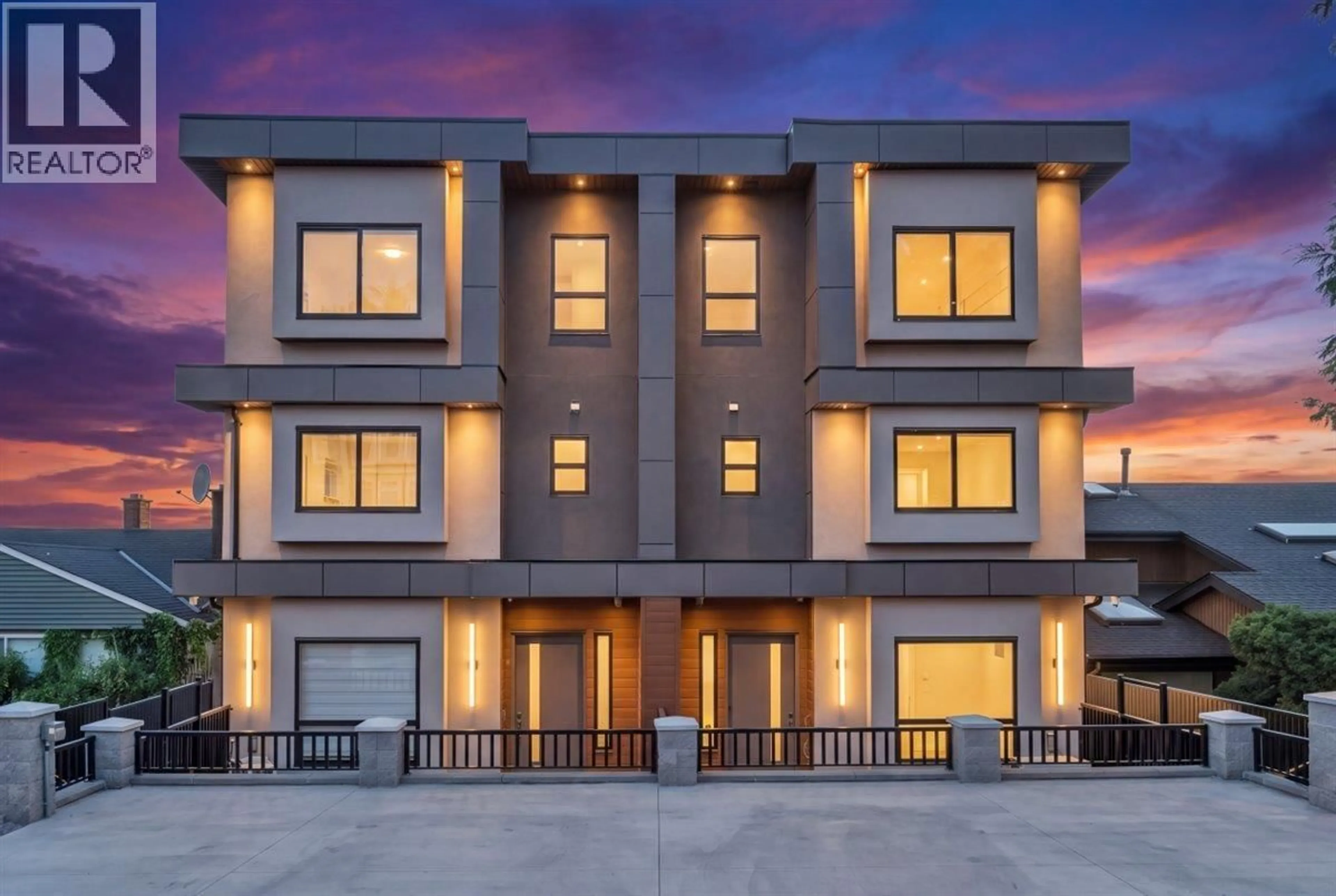 Unknown for 2 - 7275 RIDGE DRIVE, Burnaby British Columbia V5A1B4