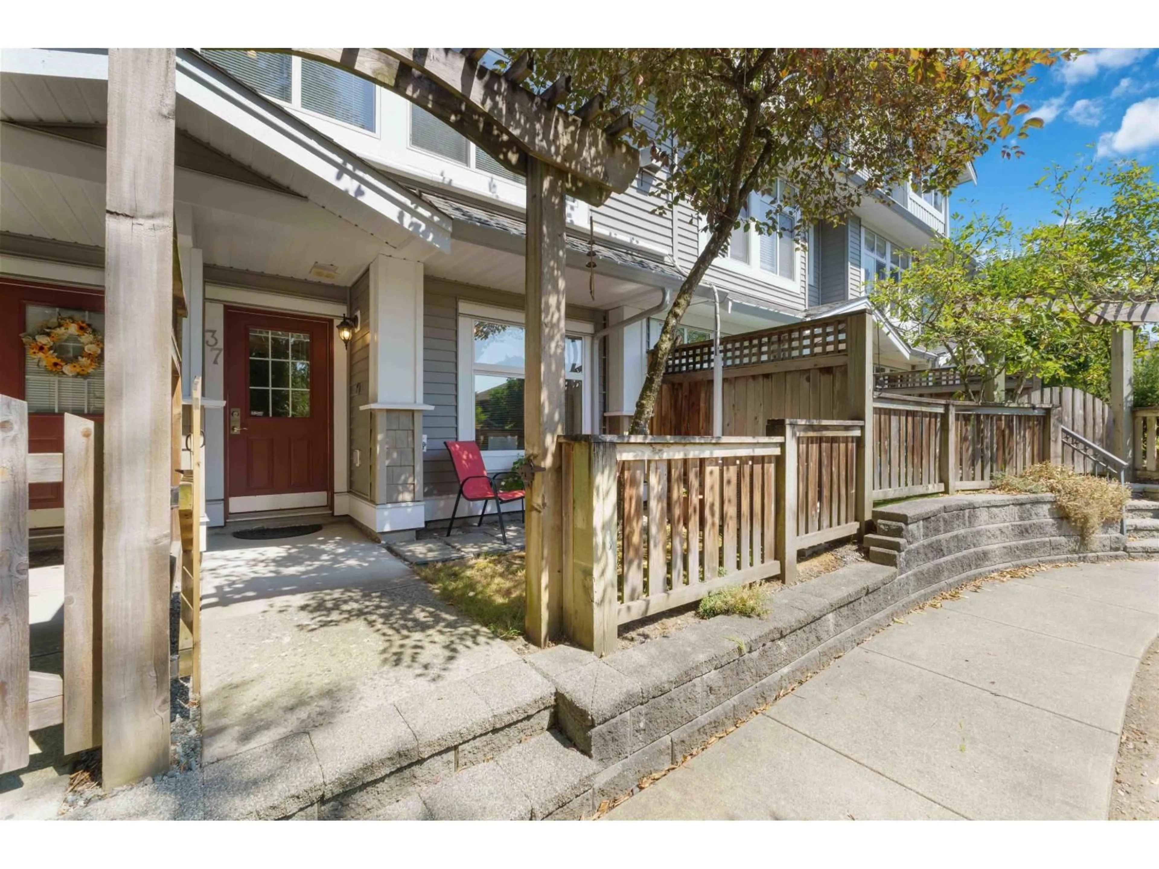 Unknown for 37 - 20449 66 AVENUE, Langley British Columbia V2Y3C1