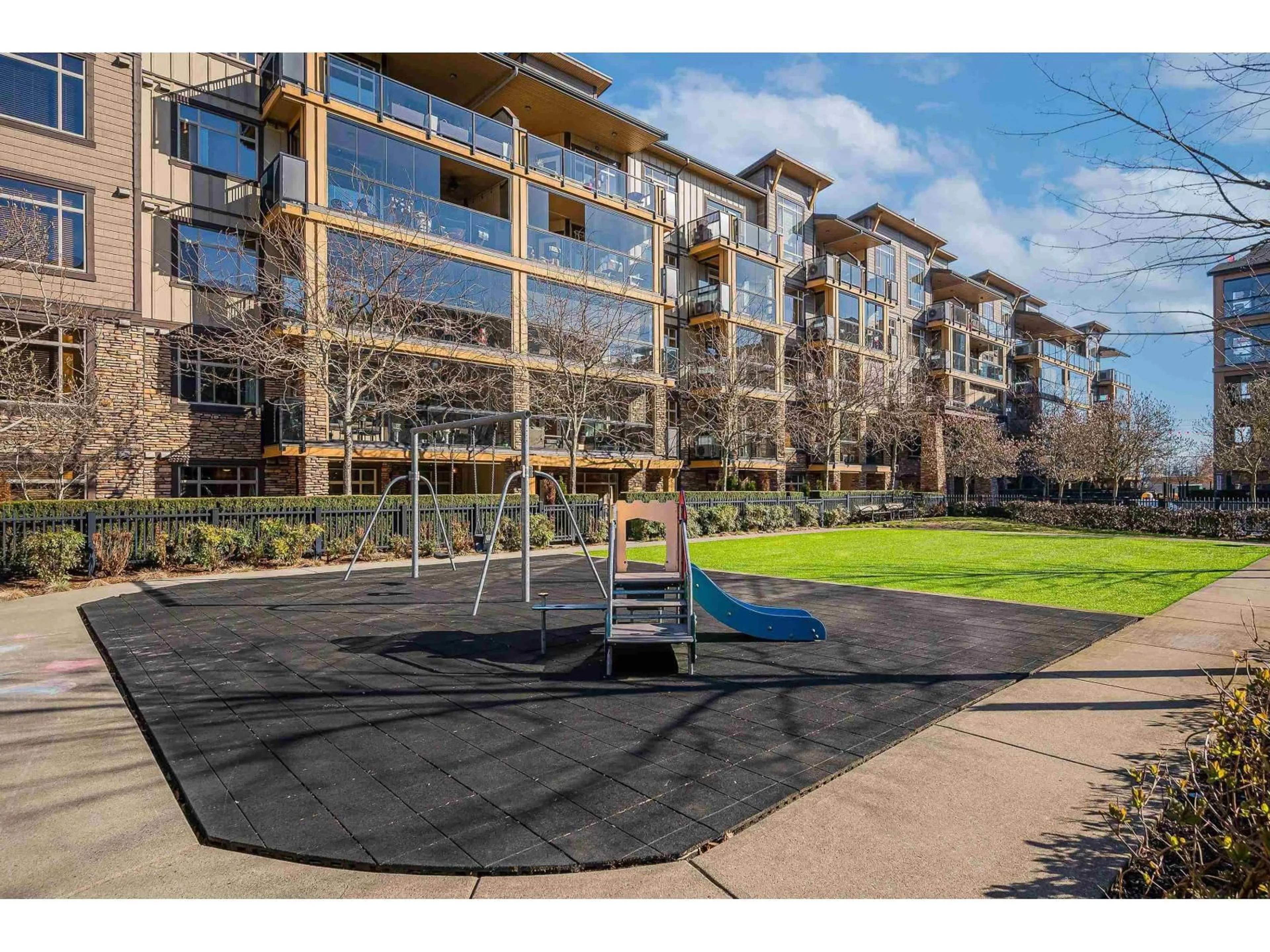 Patio, unknown for 102 - 8258 207A STREET, Langley British Columbia V2Y0N3