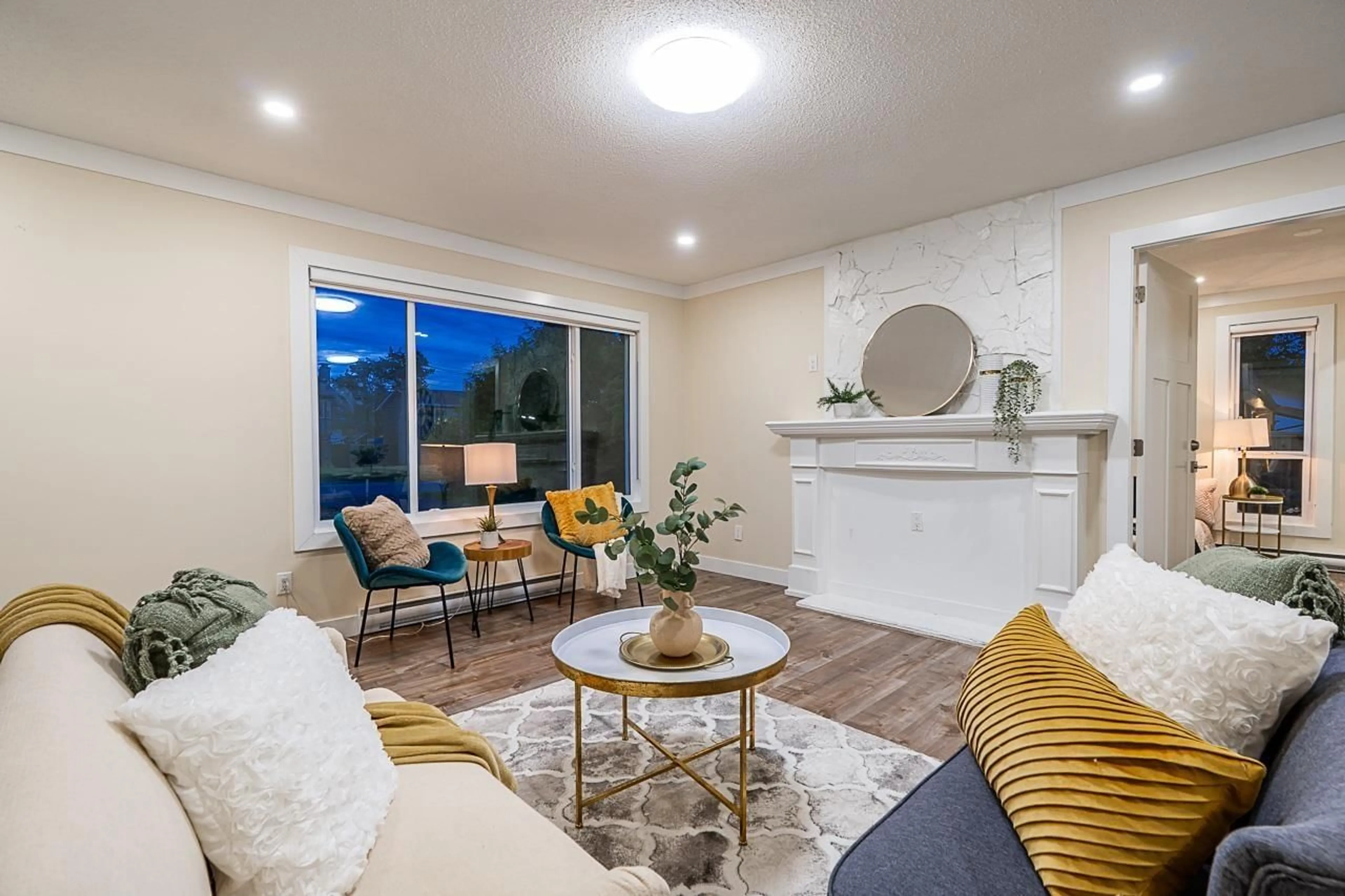 Living room with furniture, unknown for 27036 28 AVENUE, Langley British Columbia V4W3E5