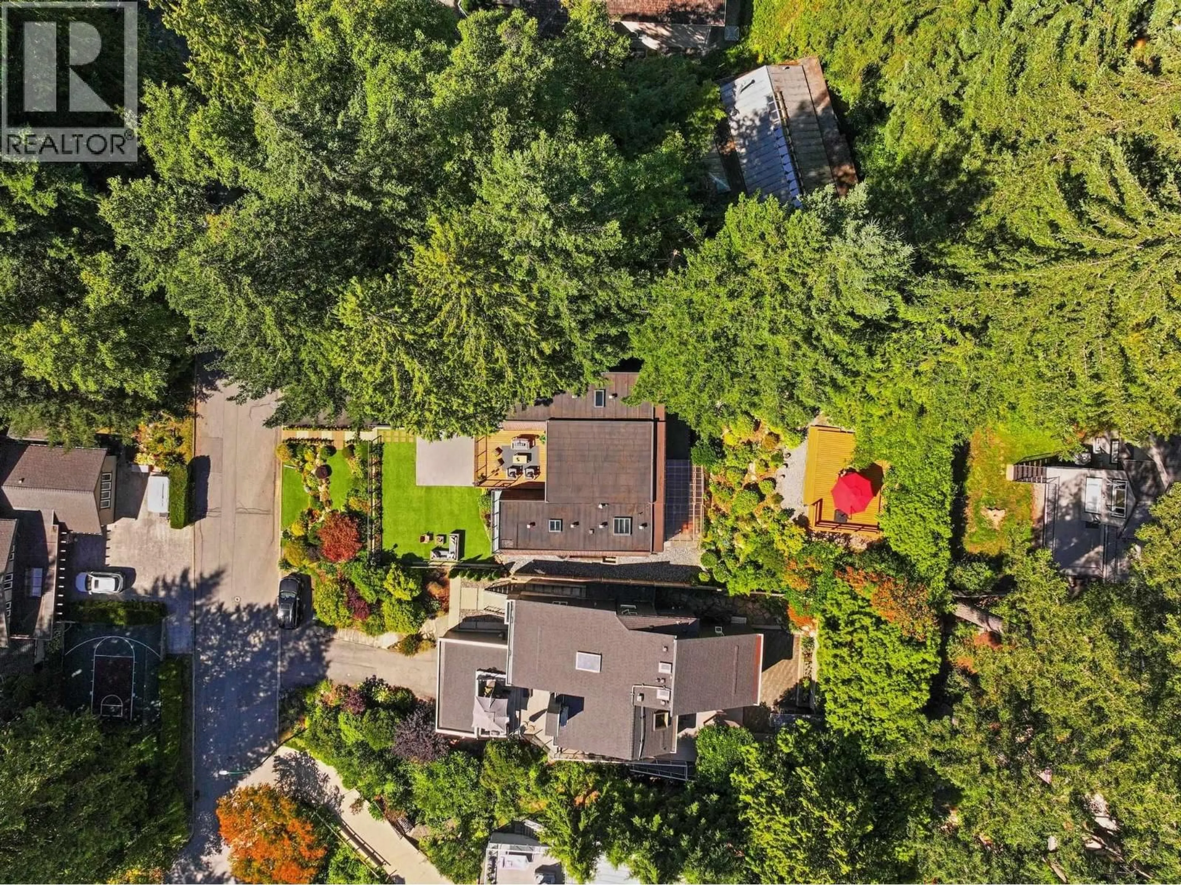 A pic from outside/outdoor area/front of a property/back of a property/a pic from drone, forest/trees view for 4066 NORWOOD AVENUE, North Vancouver British Columbia V7N3R3
