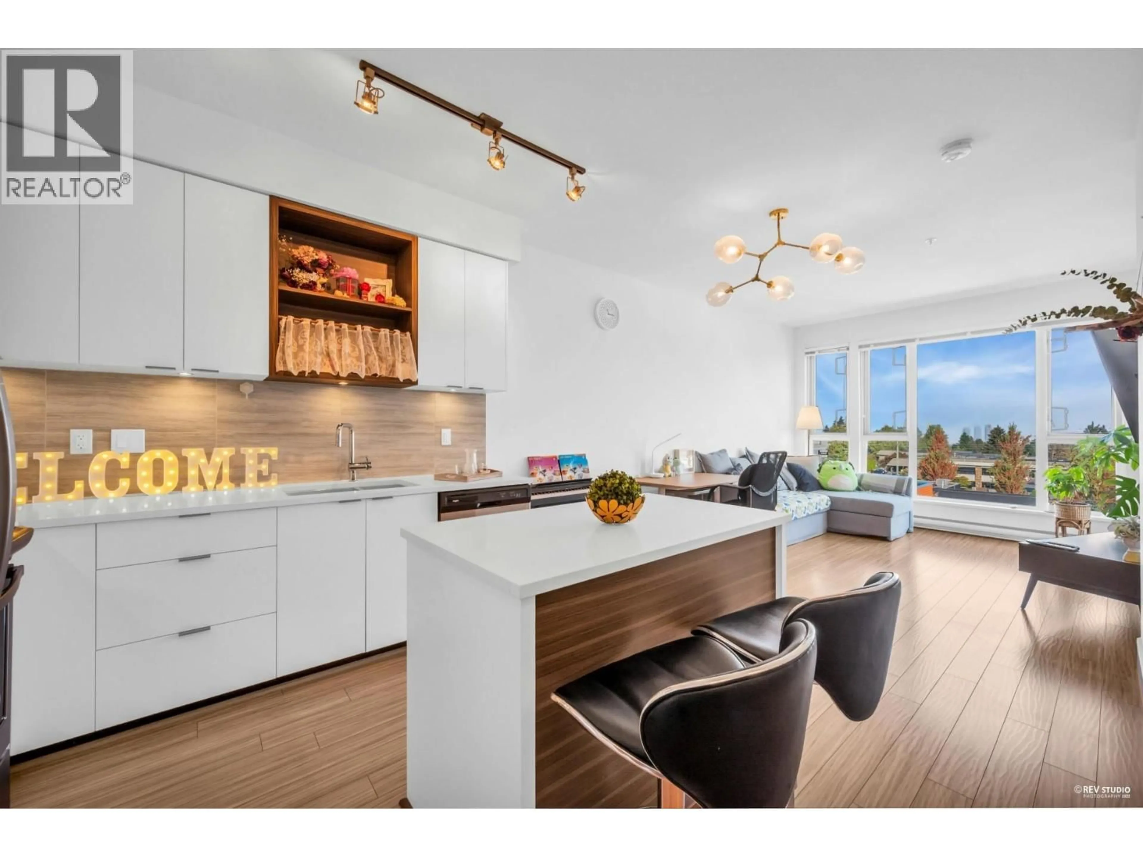 Open concept kitchen, wood/laminate floor for PH13 - 5355 LANE STREET, Burnaby British Columbia V5H0H1