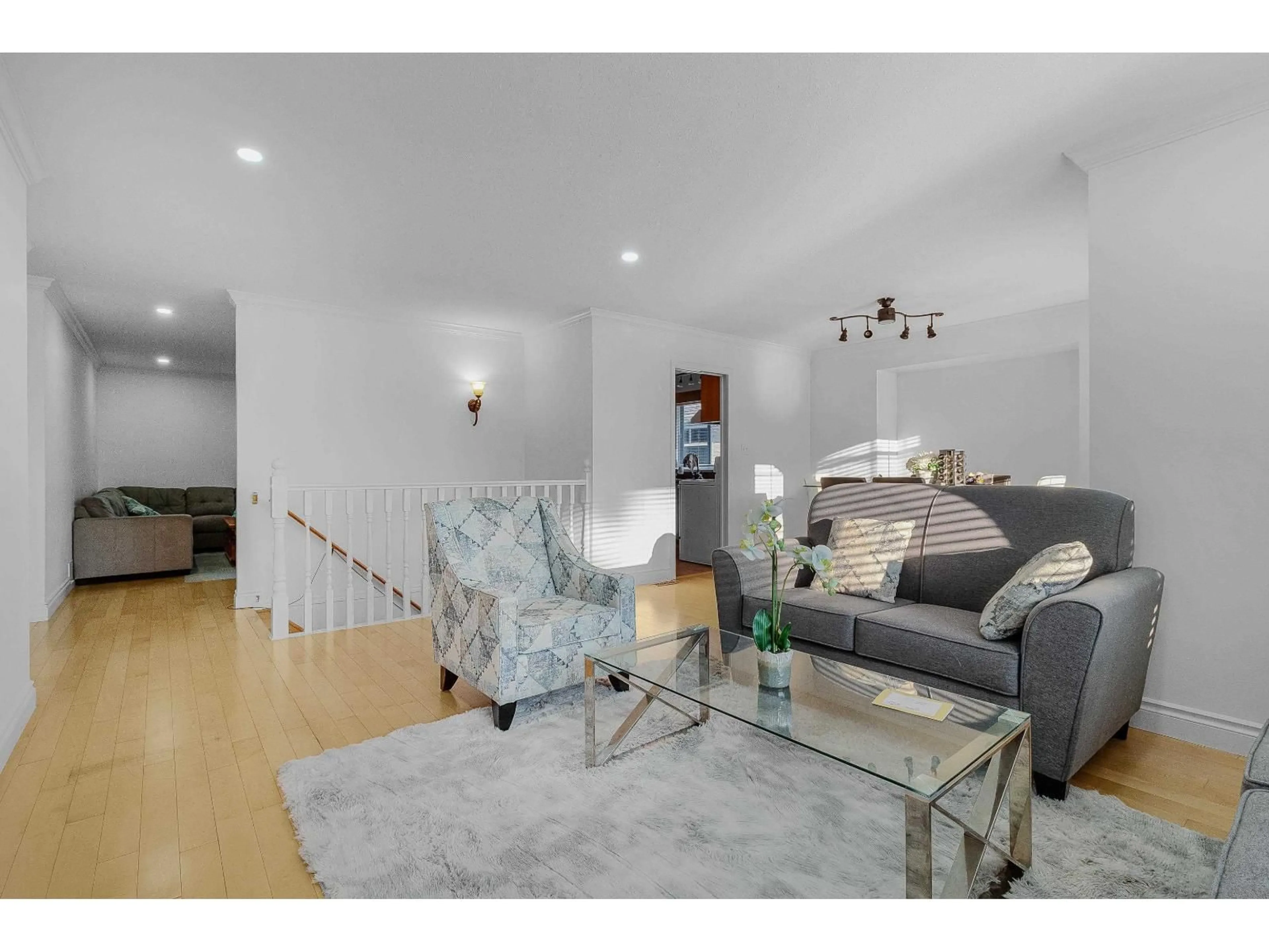 Living room with furniture, unknown for 8496 COX DRIVE, Mission British Columbia V2V6V3