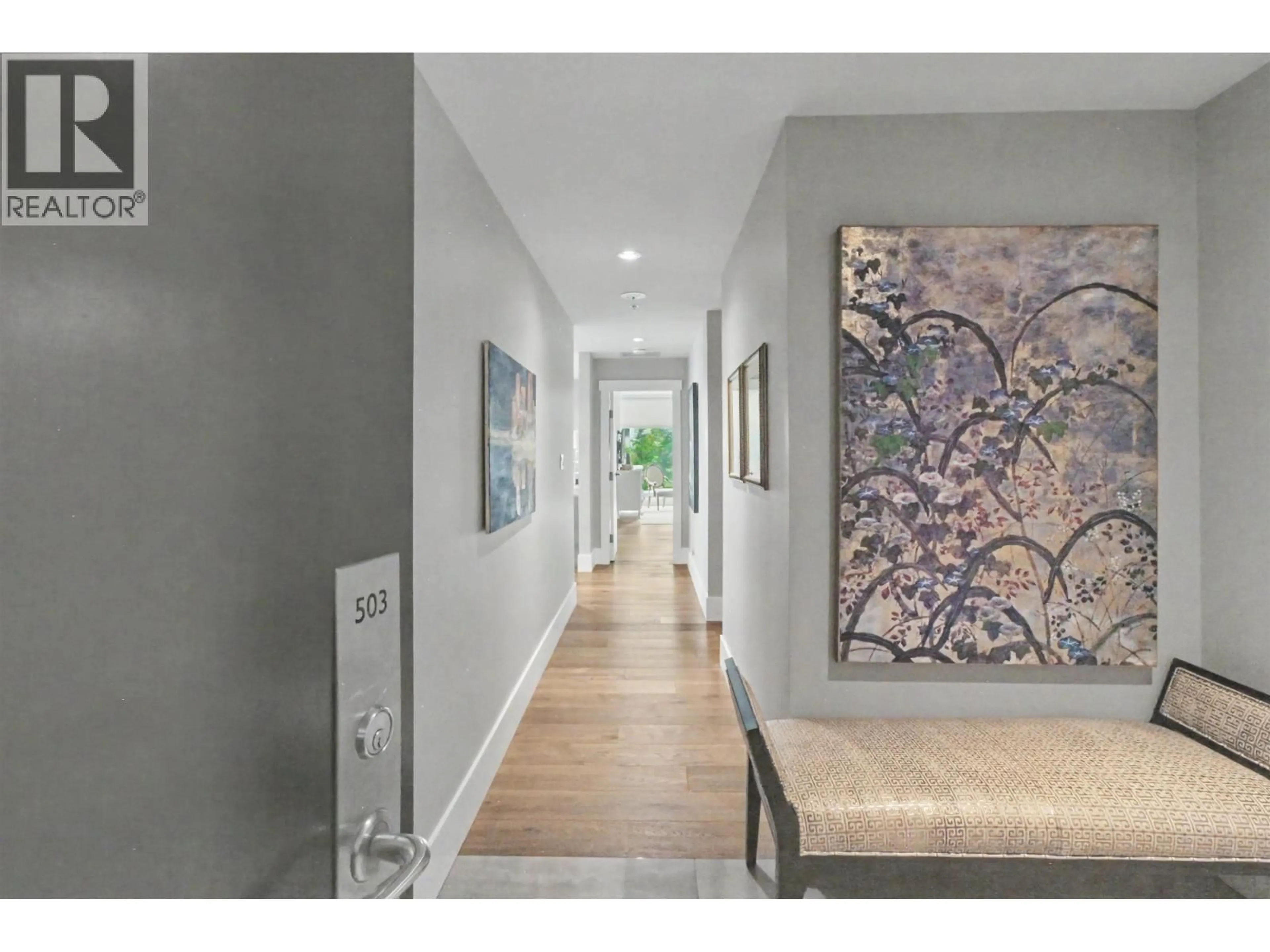 Indoor entryway for 503 - 3315 CYPRESS PLACE, West Vancouver British Columbia V7S3J7