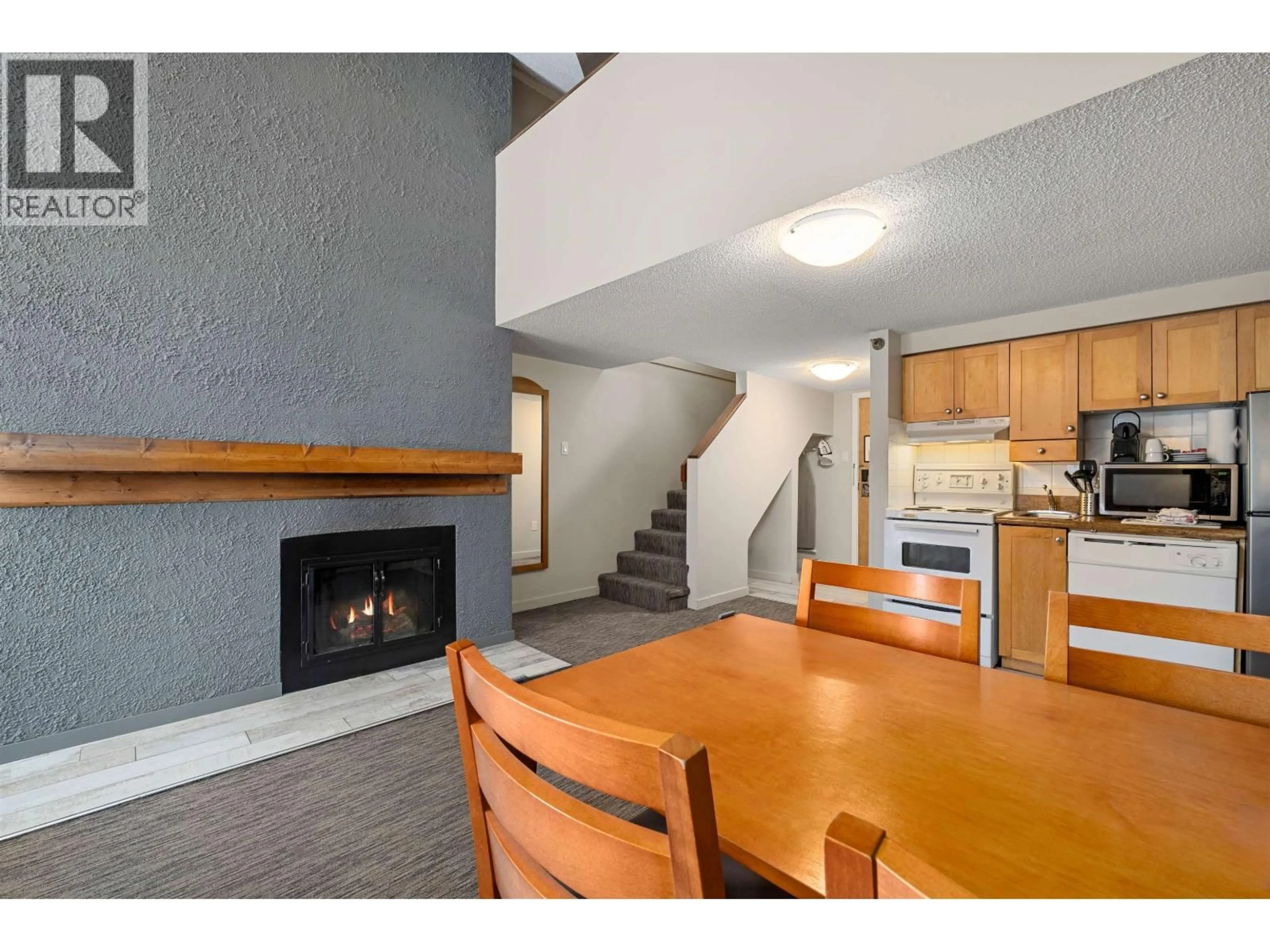 Open concept kitchen, unknown for 360 - 4429 SUNDIAL PLACE, Whistler British Columbia V8E1G8