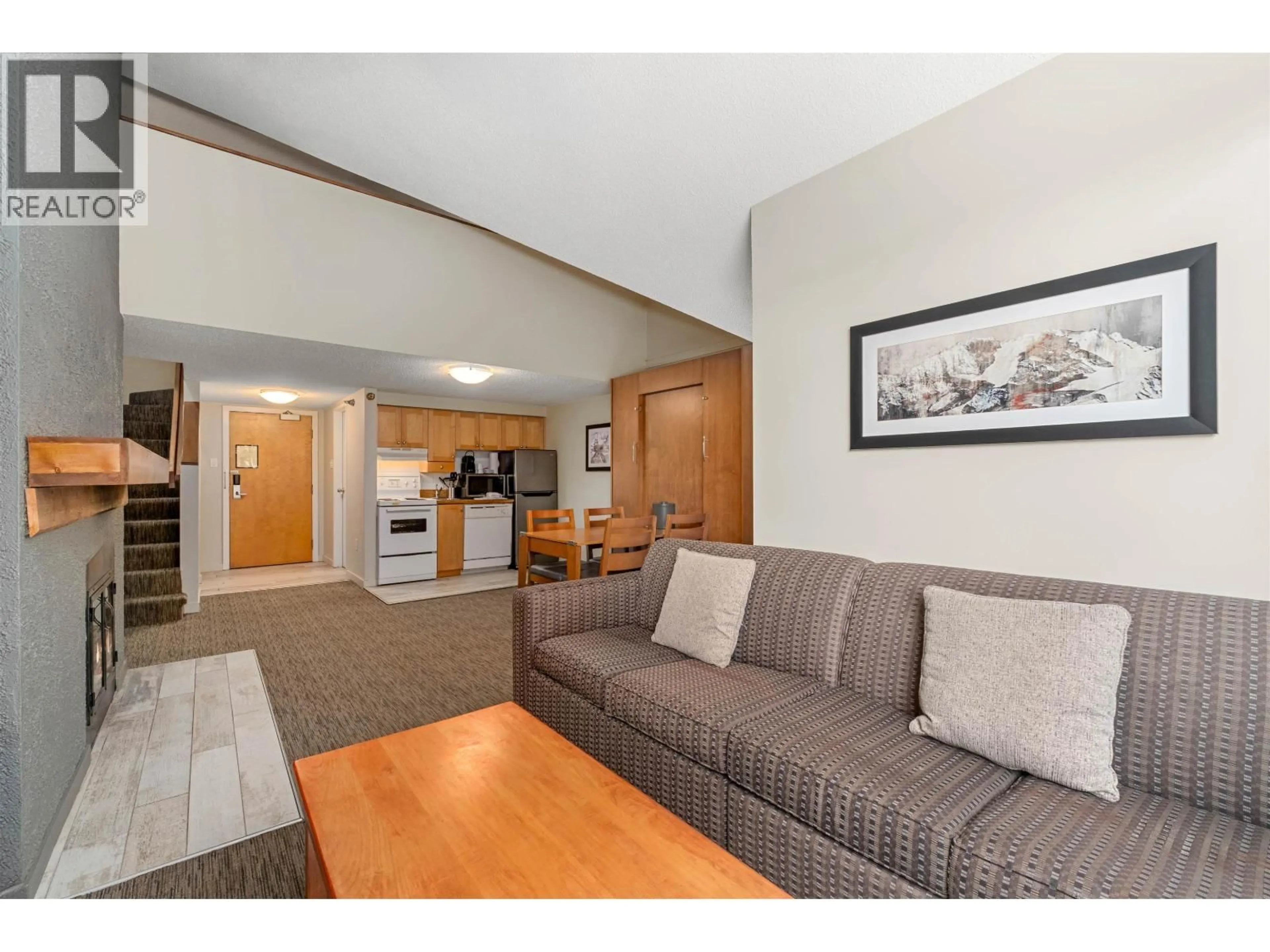 Living room with furniture, unknown for 360 - 4429 SUNDIAL PLACE, Whistler British Columbia V8E1G8