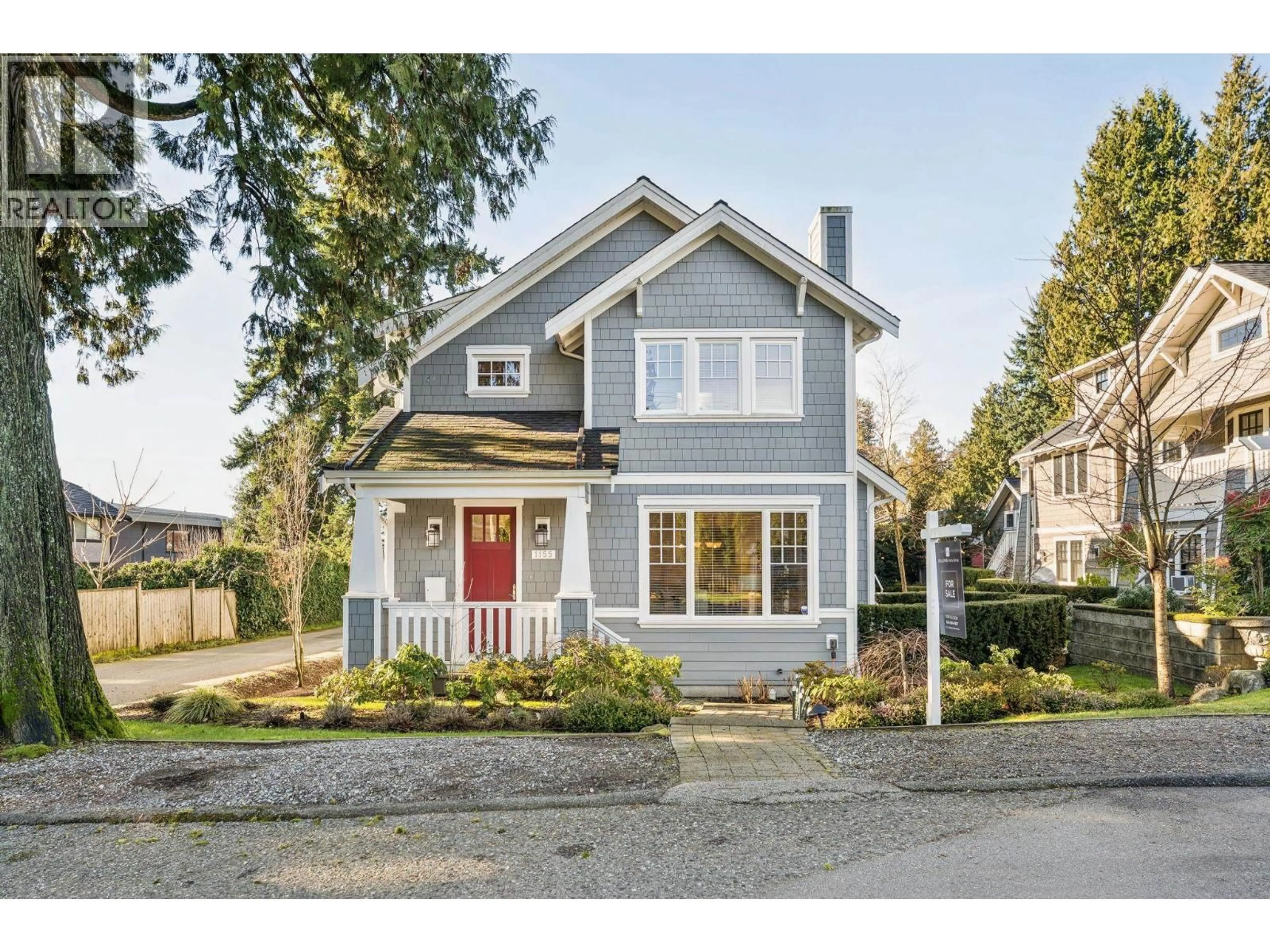 Home with vinyl exterior material, street for 1155 12TH STREET, West Vancouver British Columbia V7T2N4