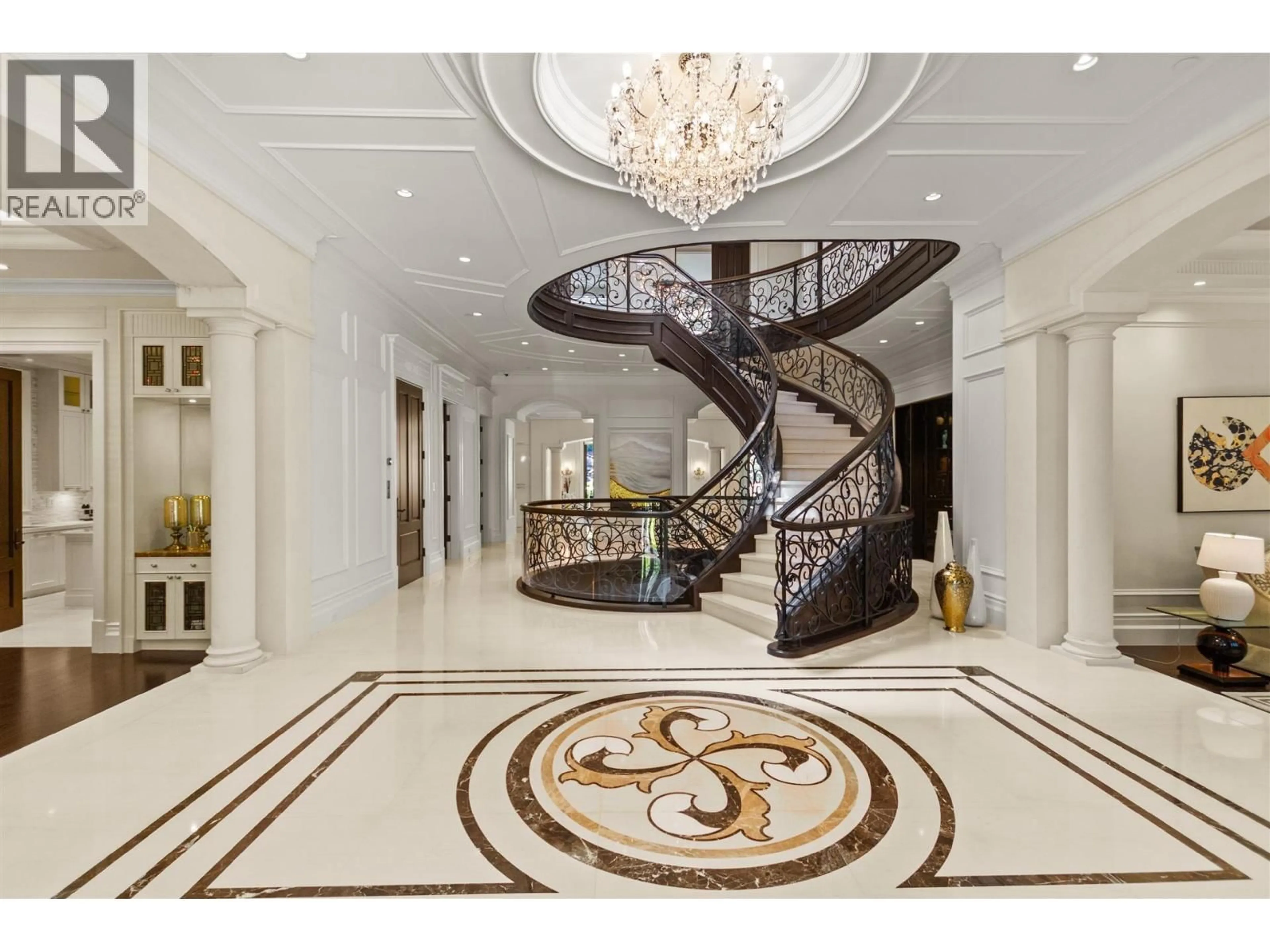 Indoor foyer for 4768 4TH AVENUE, Vancouver British Columbia V6T1C2
