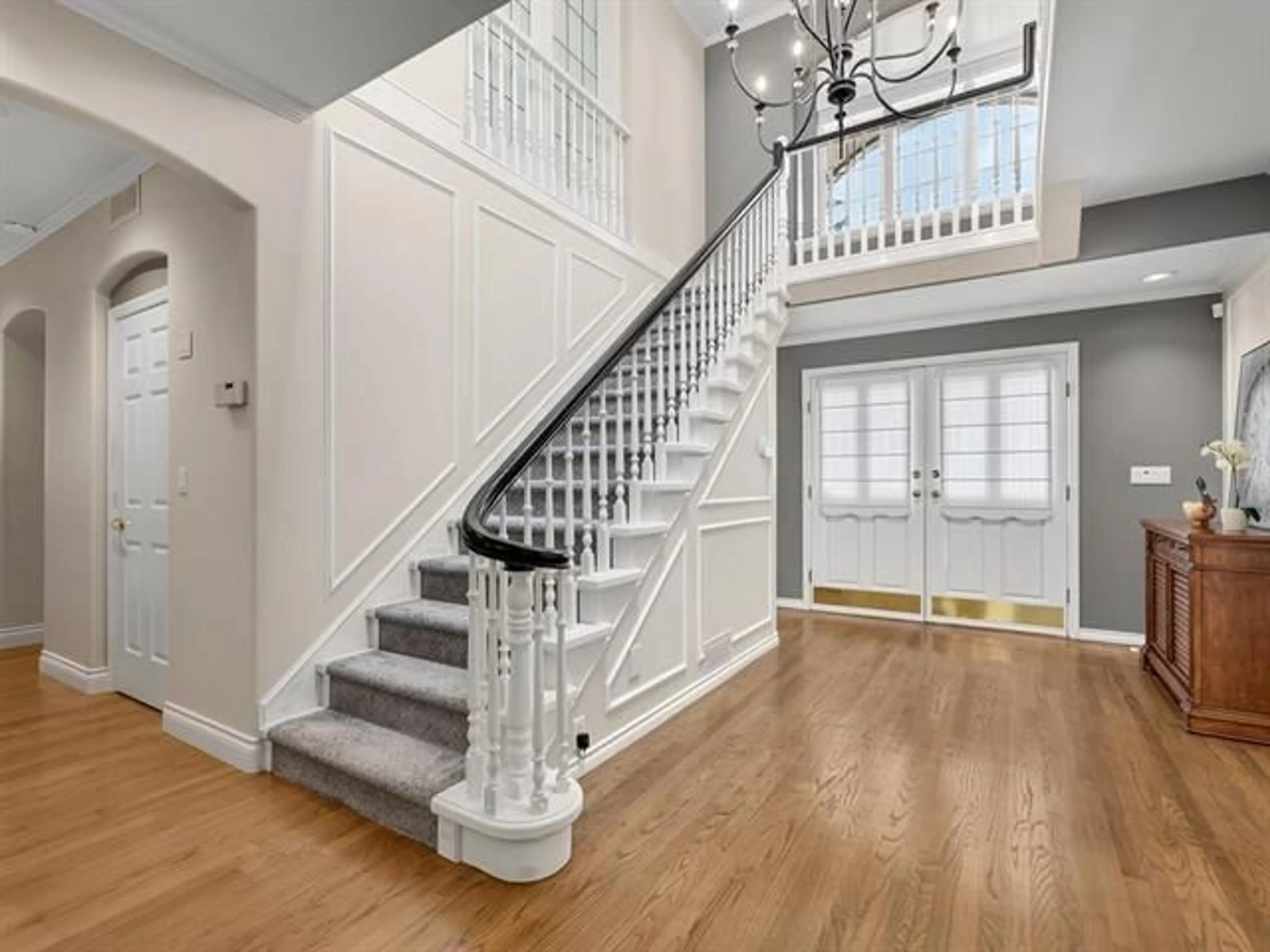 Indoor entryway for 14096 28A AVENUE, Surrey British Columbia V4P2H8