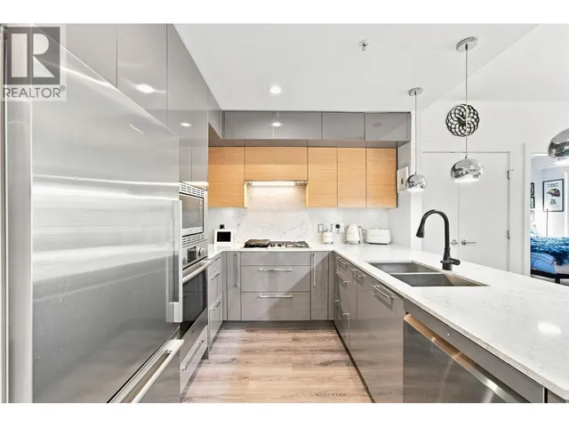 401 - 1327 DRAYCOTT ROAD, North Vancouver 5