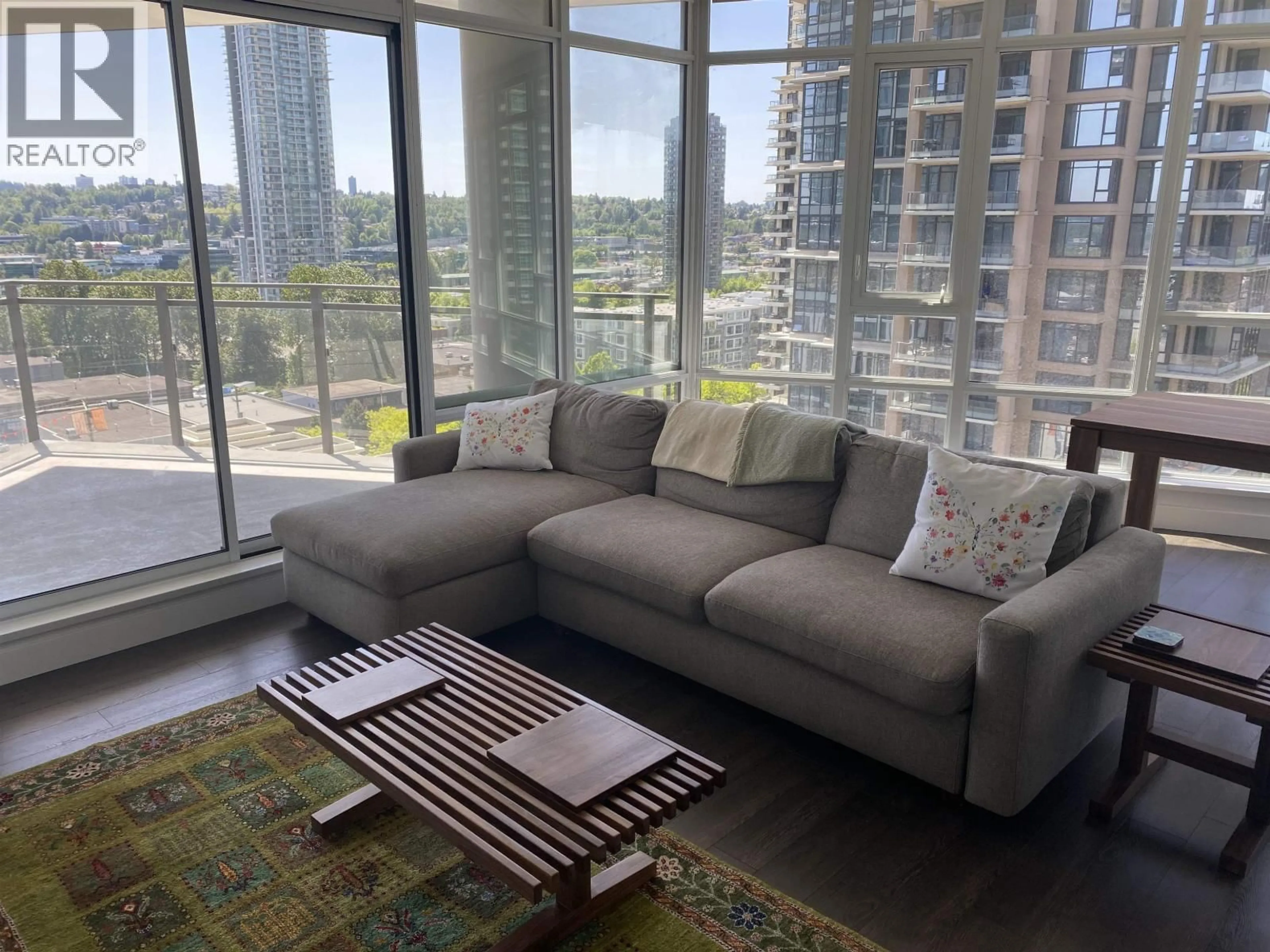 Living room with furniture, unknown for 910 - 2008 ROSSER AVENUE, Burnaby British Columbia V5C0H8