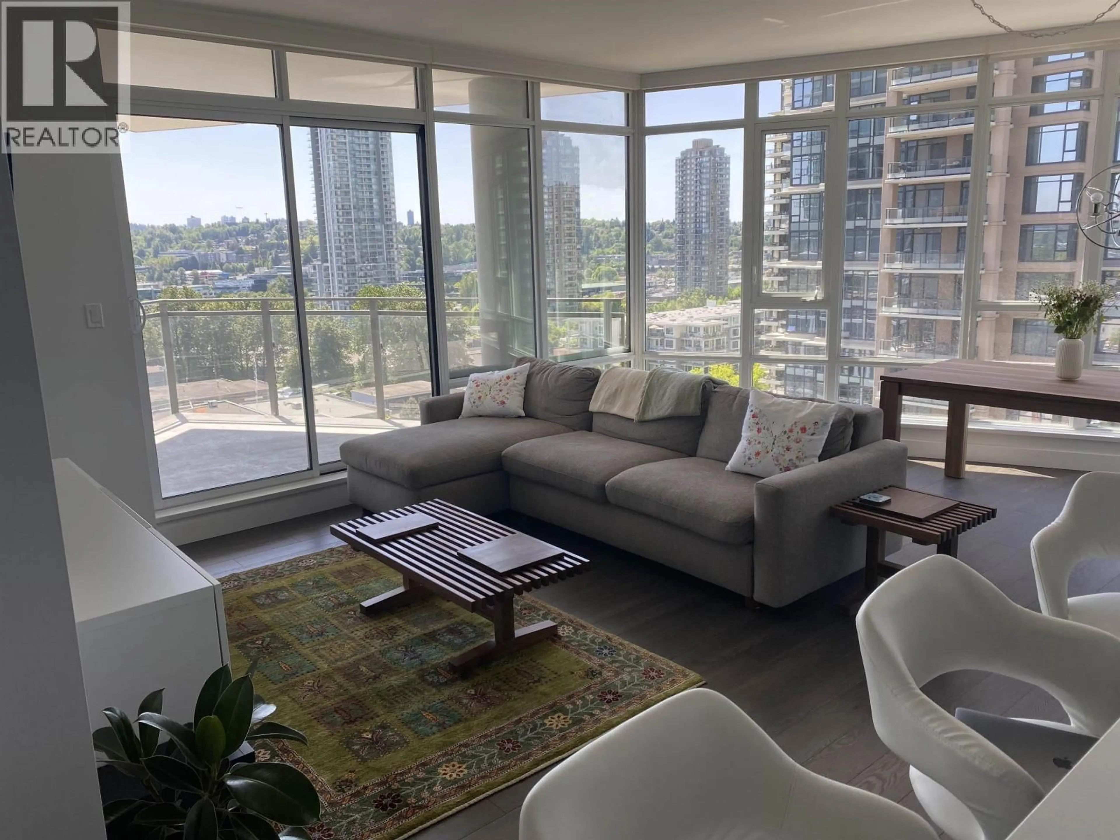 Living room with furniture, unknown for 910 - 2008 ROSSER AVENUE, Burnaby British Columbia V5C0H8