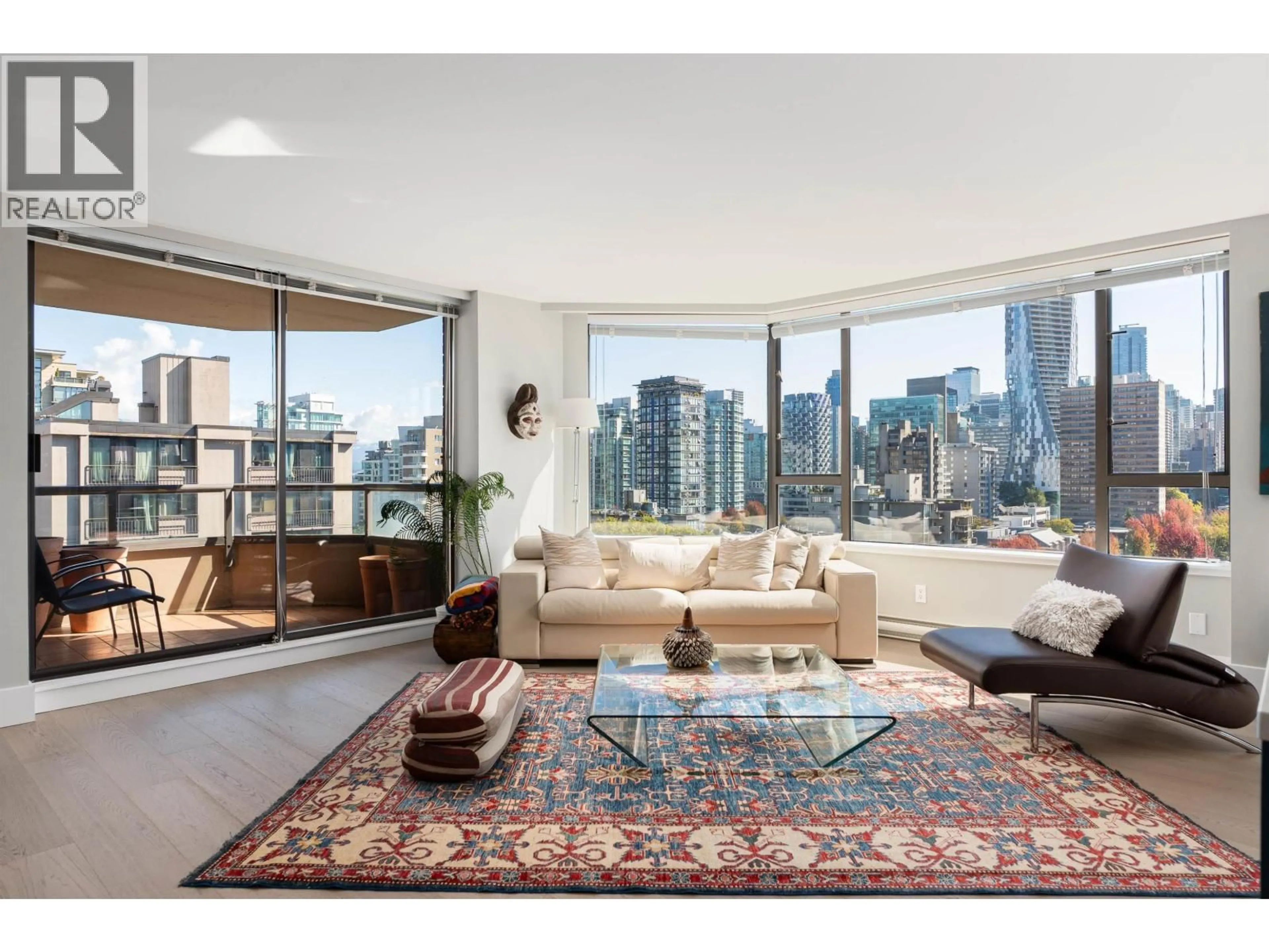 Living room with furniture, unknown for 1001 - 1860 ROBSON STREET, Vancouver British Columbia V6G3C1