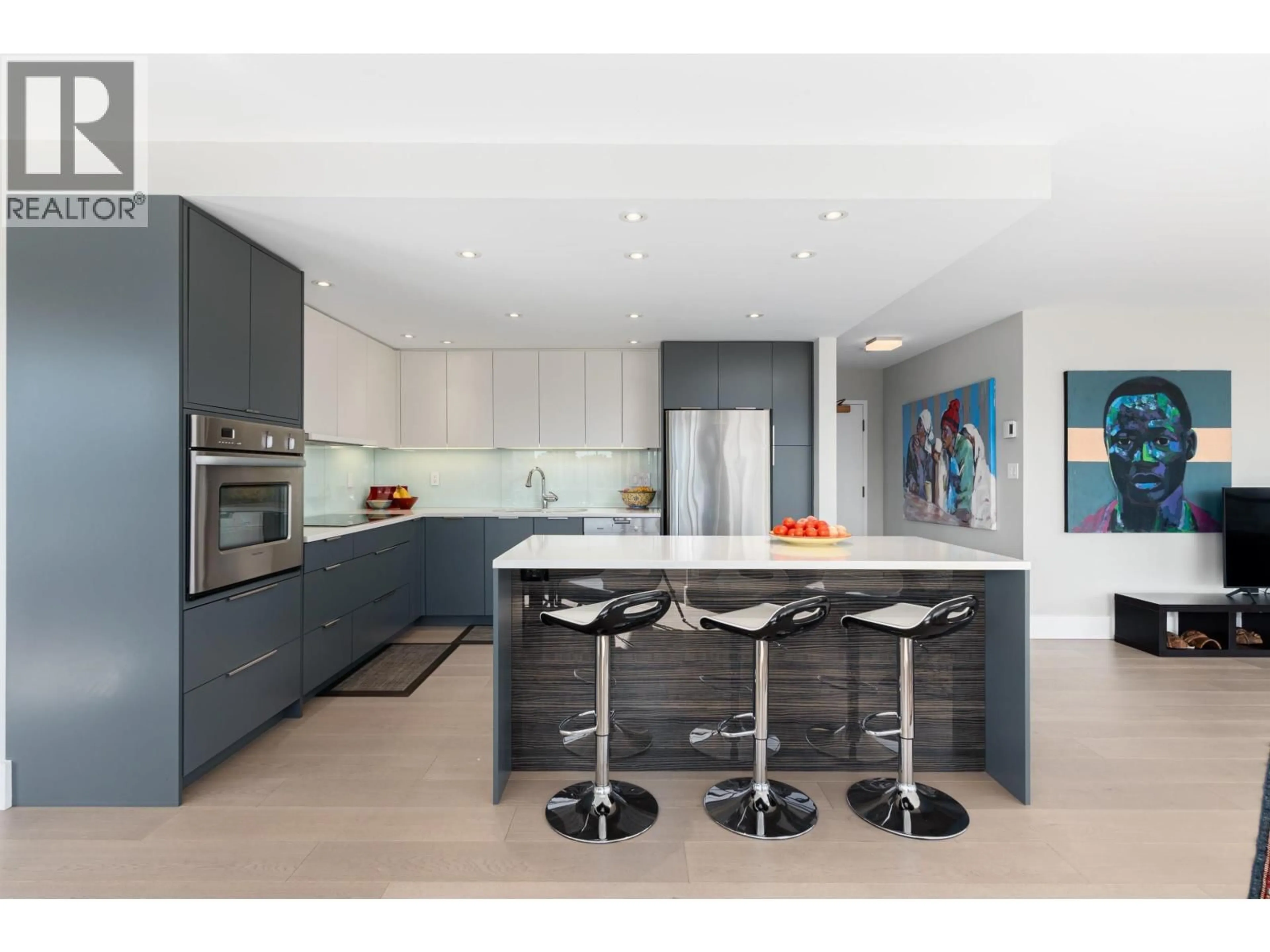 Contemporary kitchen, unknown for 1001 - 1860 ROBSON STREET, Vancouver British Columbia V6G3C1