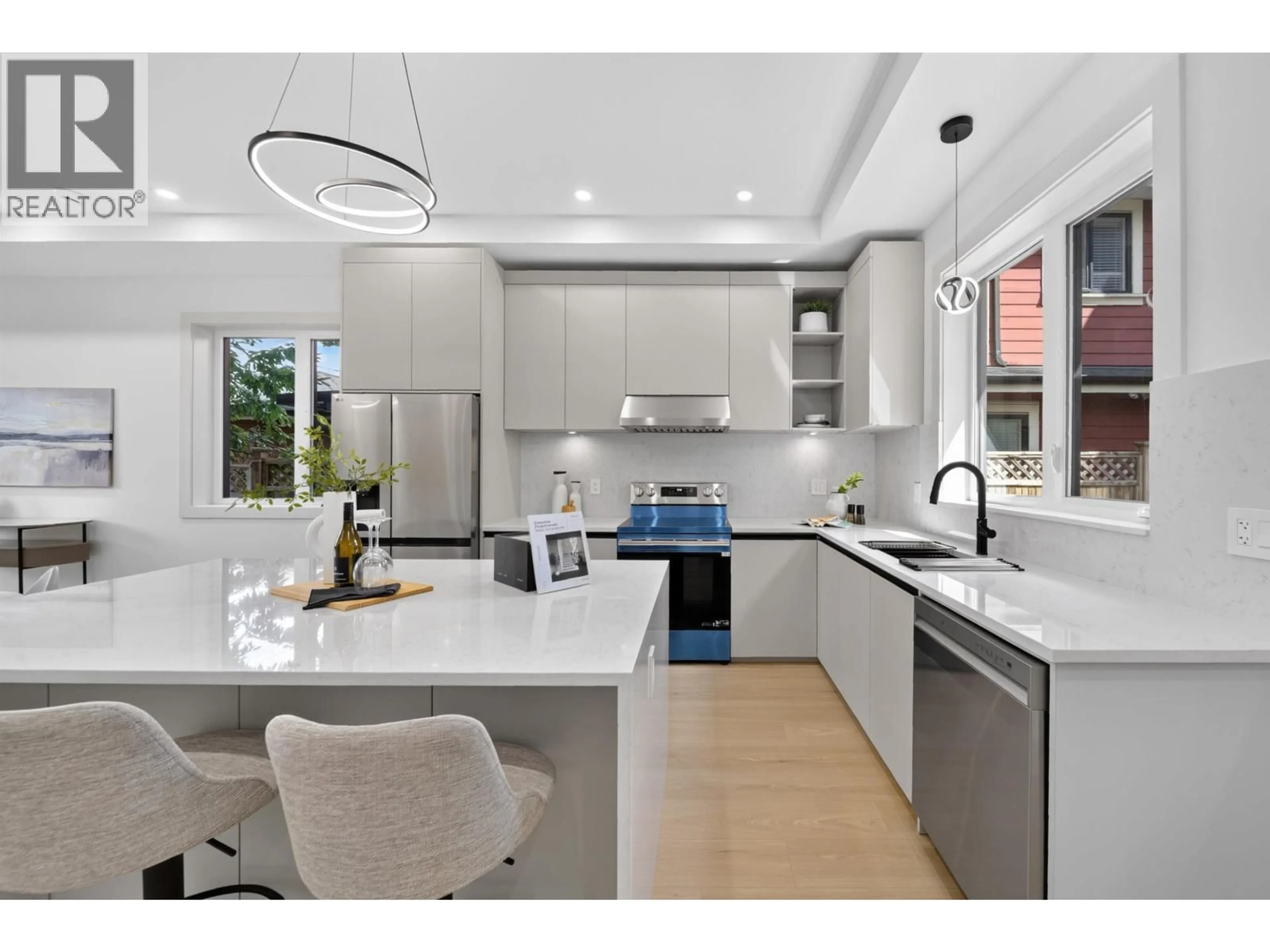 Open concept kitchen, ceramic/tile floor for 3 - 6555 CARNEGIE STREET, Burnaby British Columbia V5B1Y2