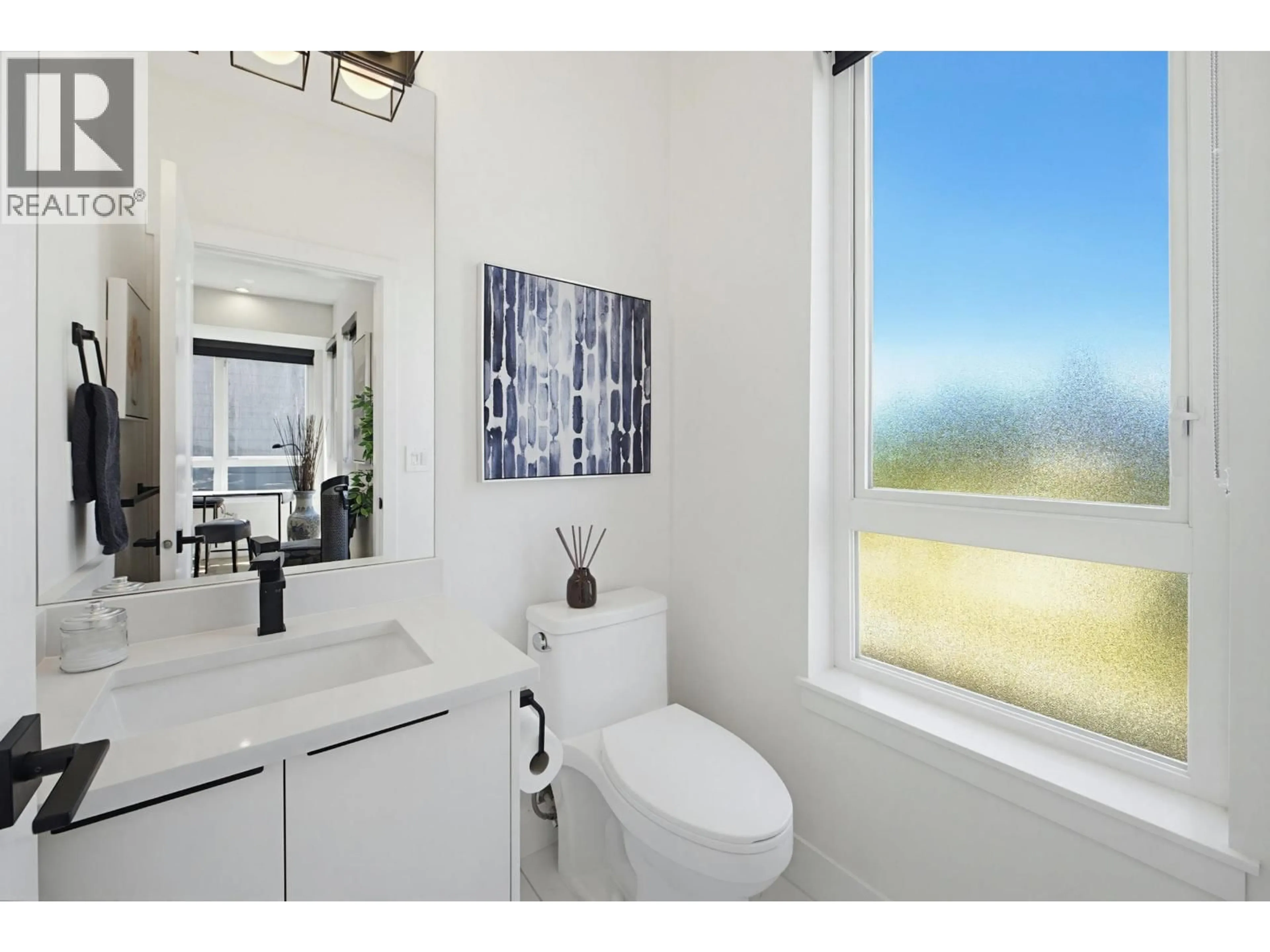 Contemporary bathroom, ceramic/tile floor for 5 - 11851 232 STREET, Maple Ridge British Columbia V2X6S8