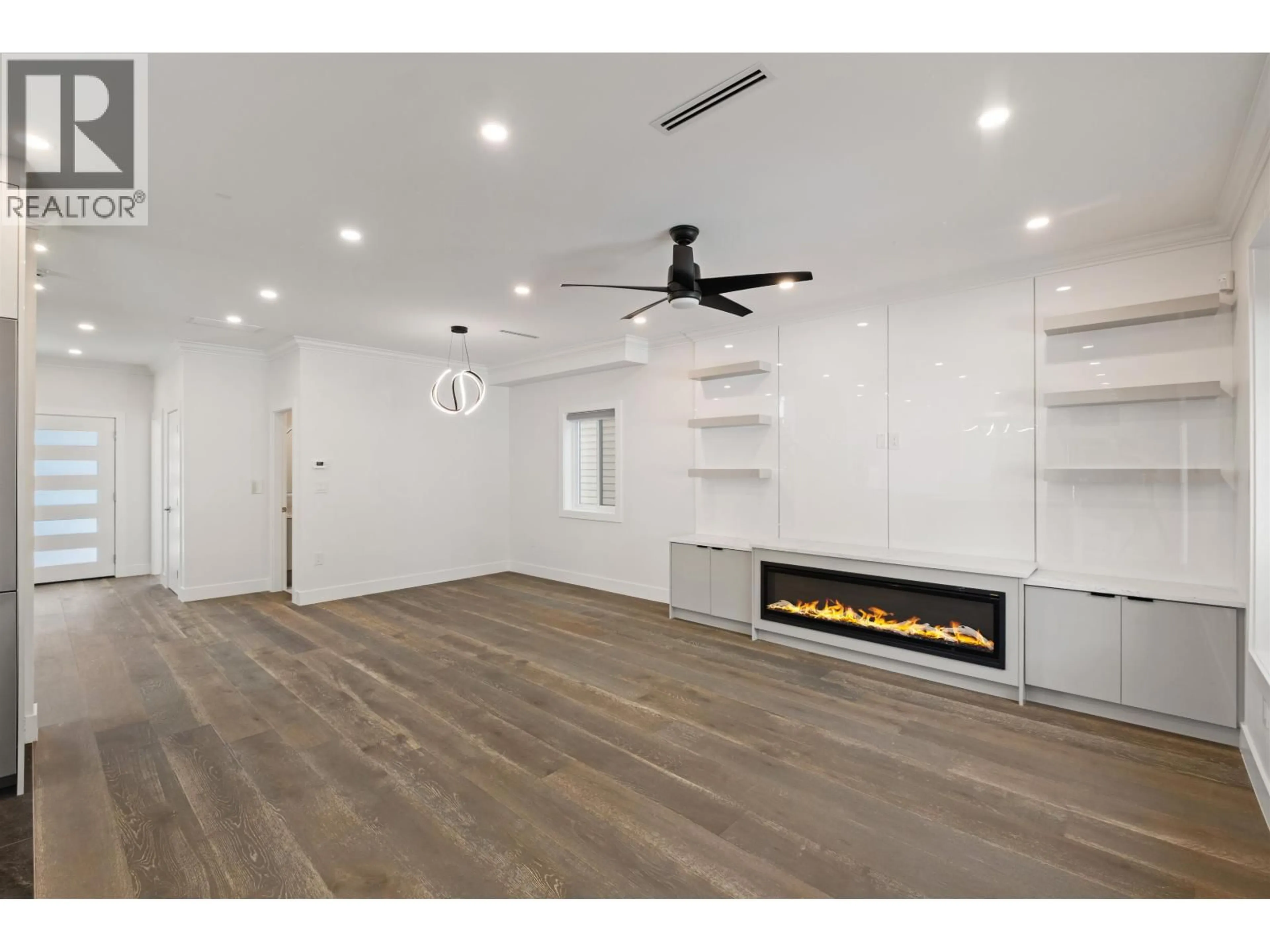 A pic of a room for 812 MONTROYAL BOULEVARD, North Vancouver British Columbia V7R2G6