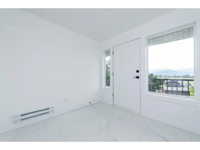 47005 YALE ROAD, Chilliwack 4