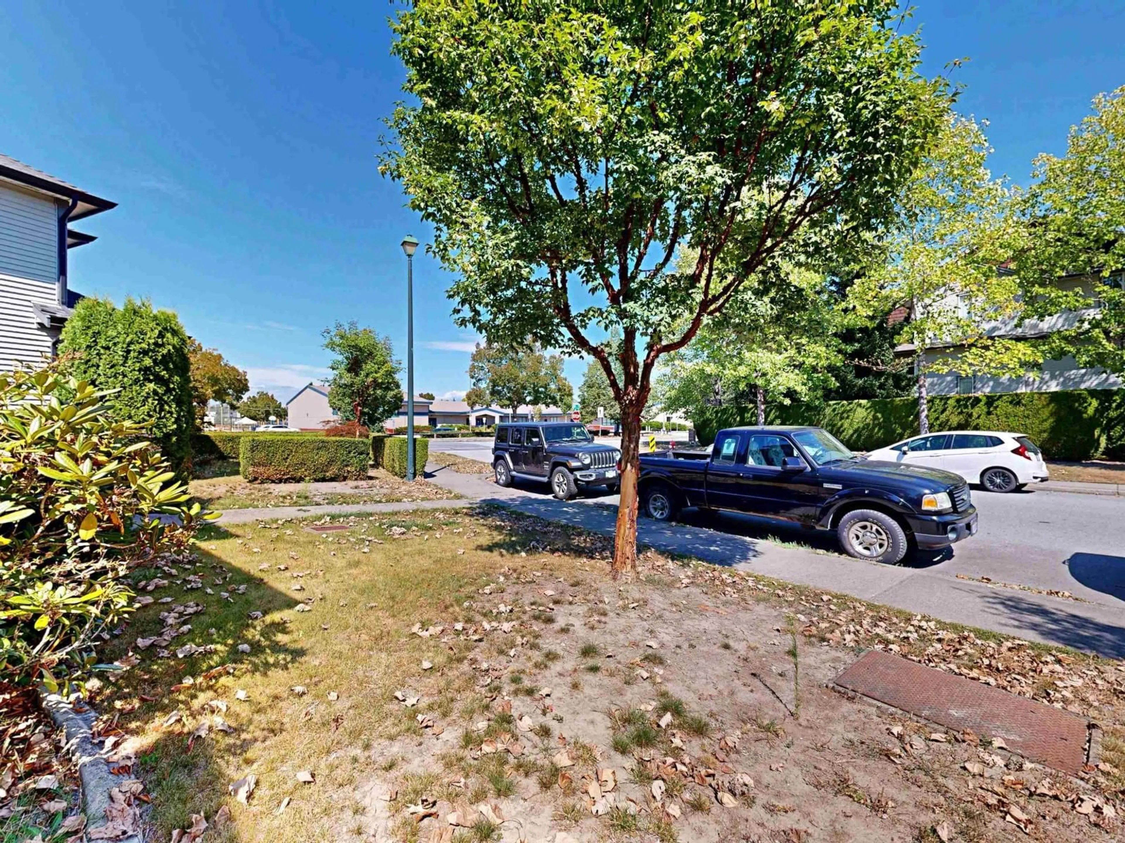 A pic from outside/outdoor area/front of a property/back of a property/a pic from drone, street for 6495 186 STREET, Surrey British Columbia V3S8S6