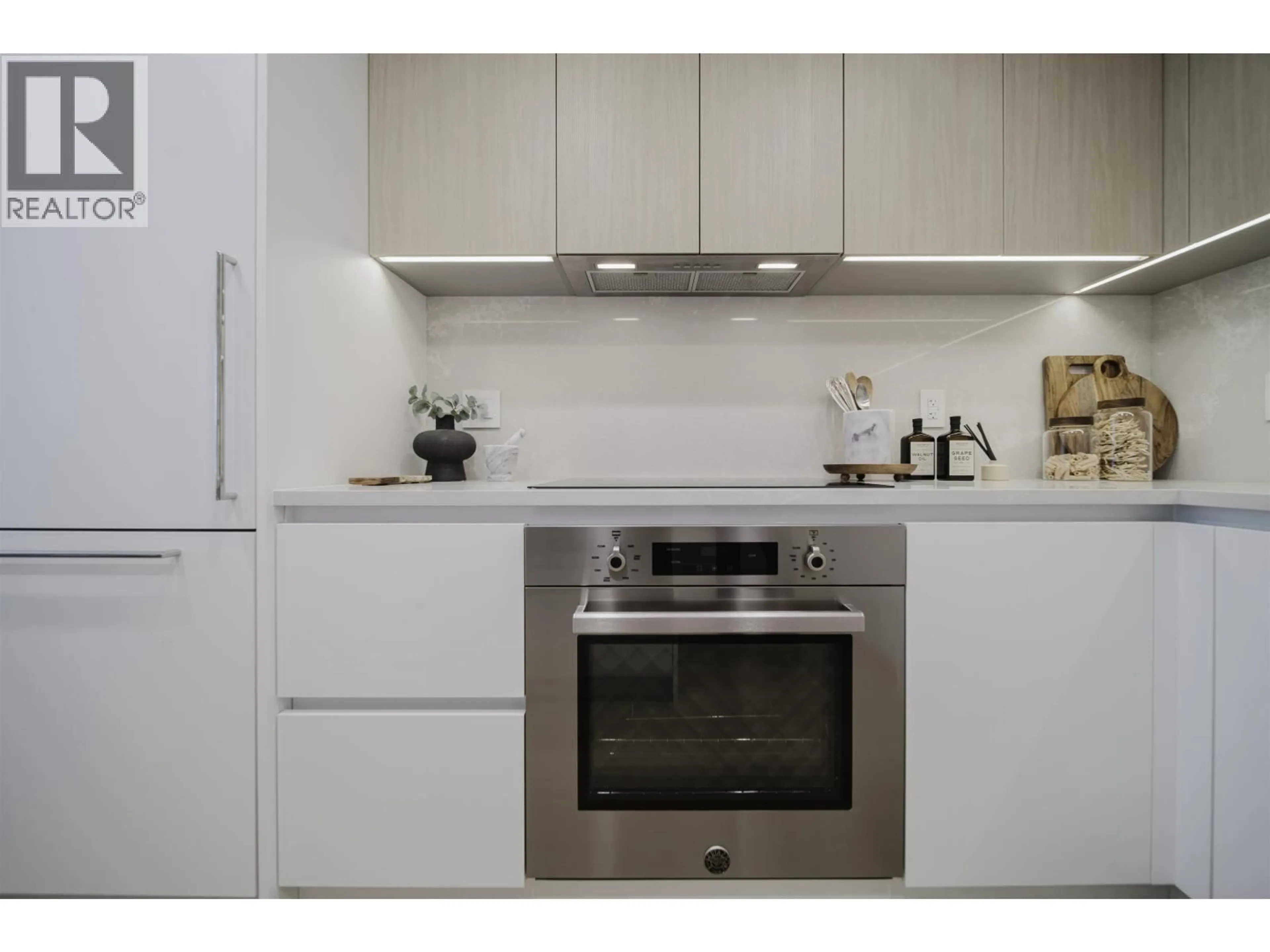 Standard kitchen, unknown for 307 - 595 KEMSLEY AVENUE, Coquitlam British Columbia V3J0T4