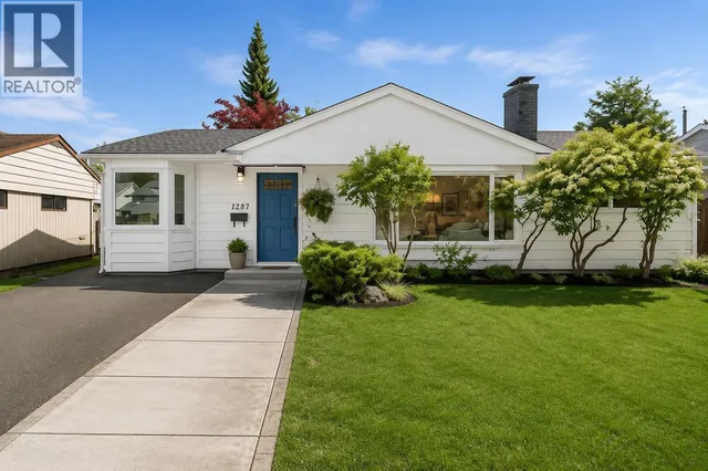 1287 15TH STREET, North Vancouver