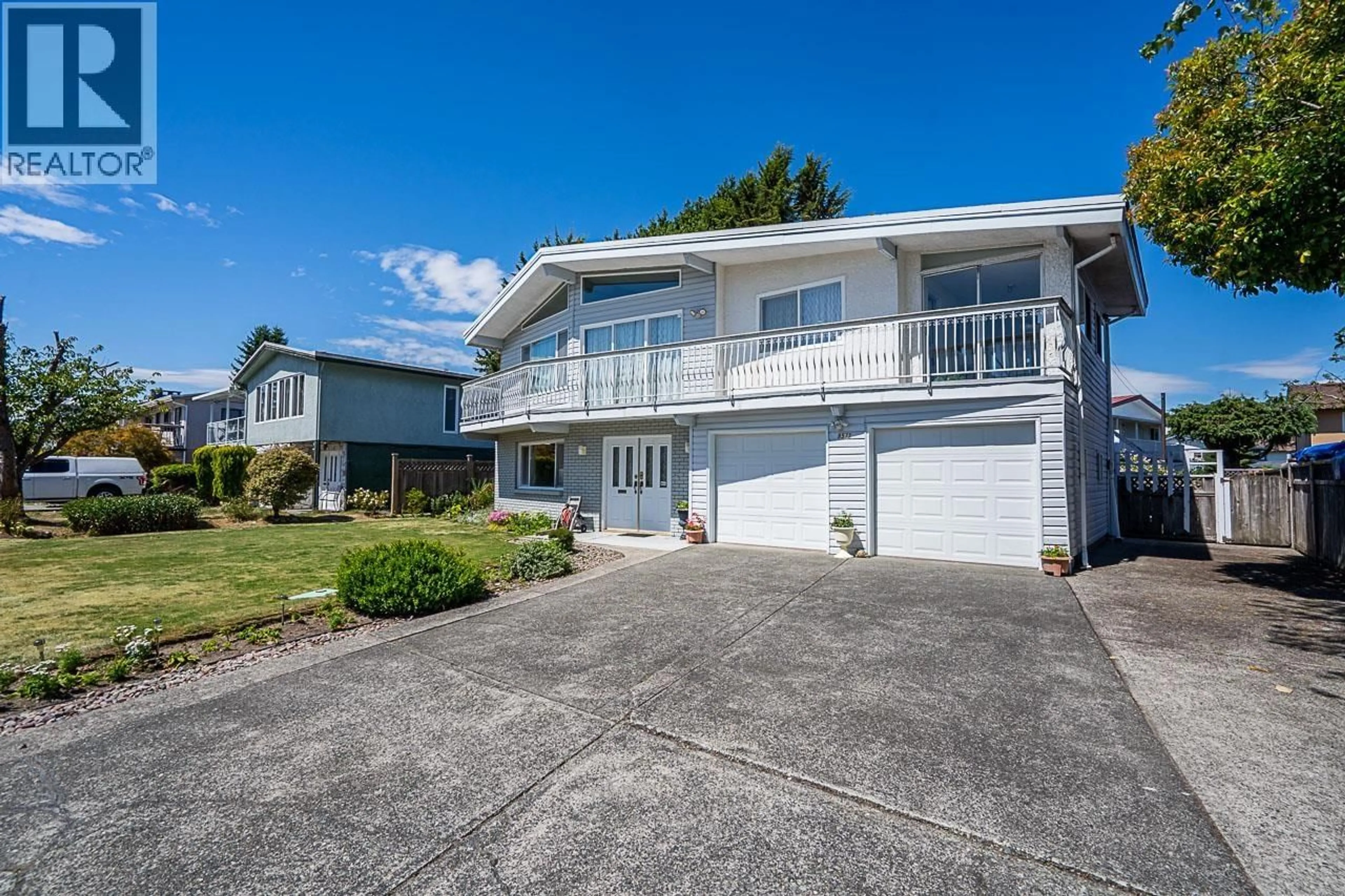A pic from outside/outdoor area/front of a property/back of a property/a pic from drone, street for 8571 GREENFIELD DRIVE, Richmond British Columbia V7A4M2