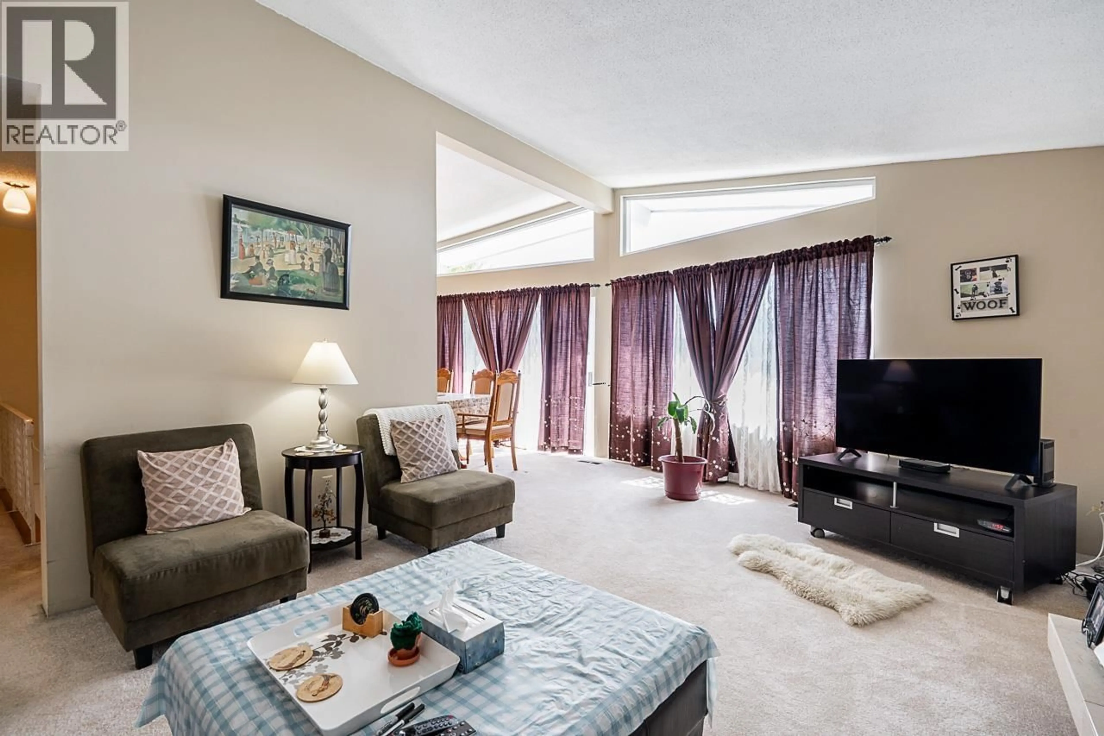 Living room with furniture, unknown for 8571 GREENFIELD DRIVE, Richmond British Columbia V7A4M2