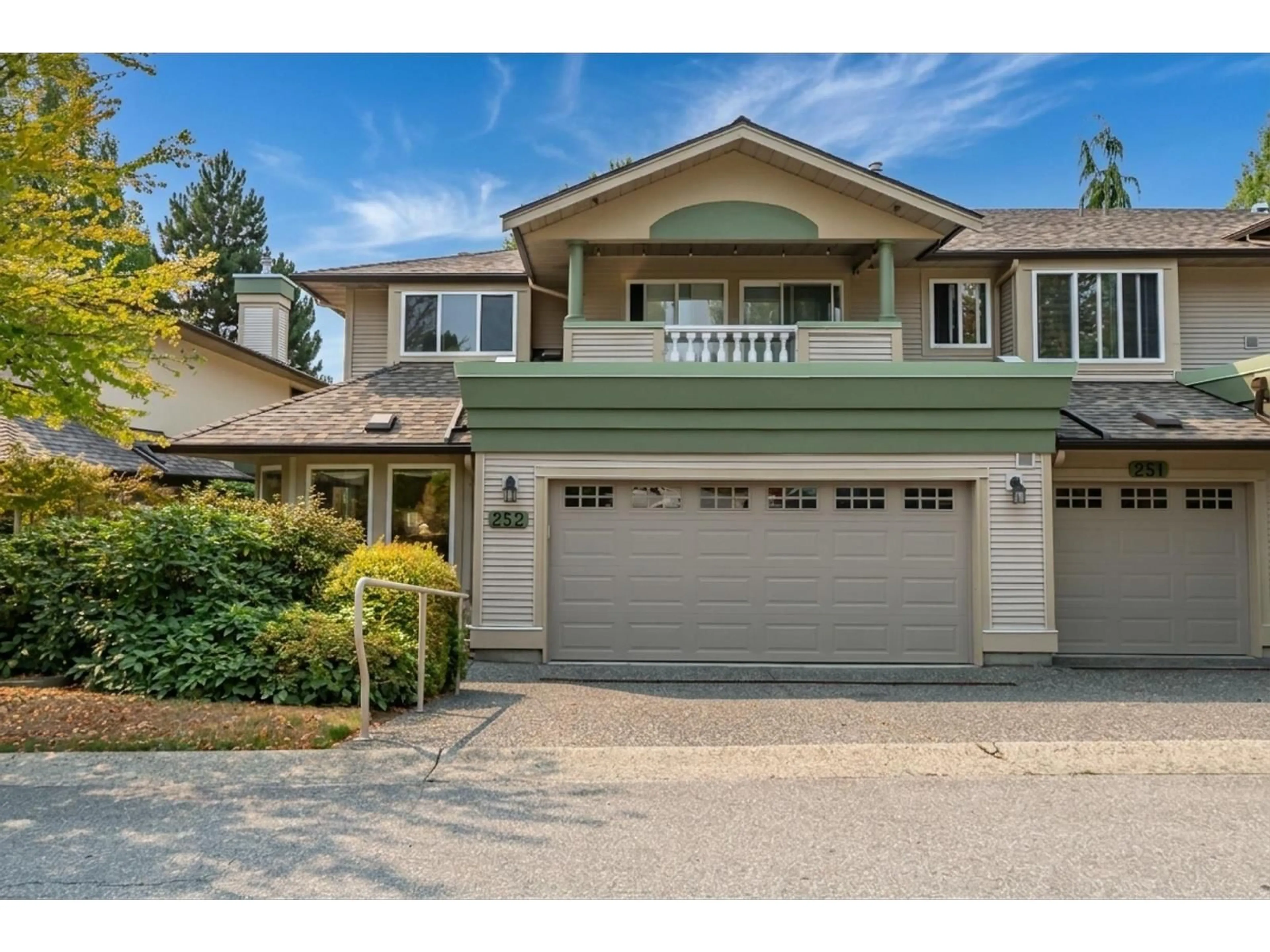 Home with vinyl exterior material, street for 252 - 13888 70 AVENUE, Surrey British Columbia V3W0R8