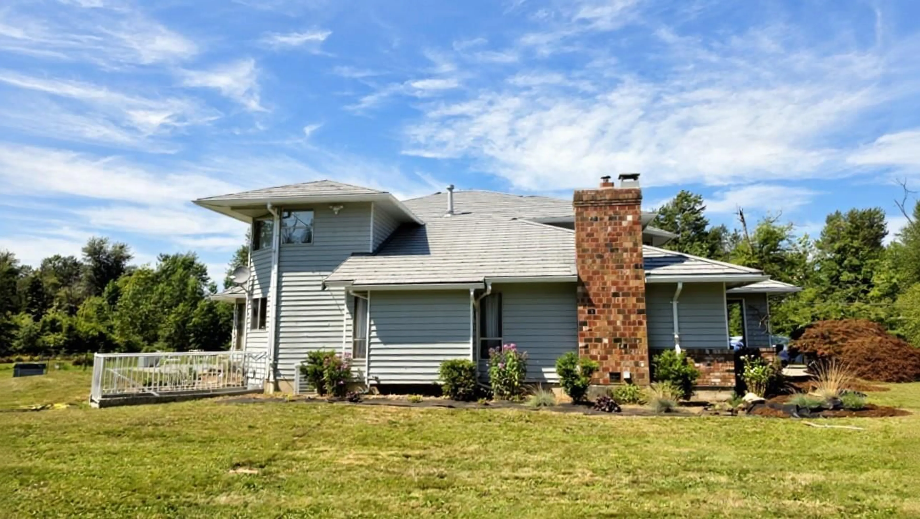 Home with vinyl exterior material, unknown for 28344 HARRIS ROAD, Abbotsford British Columbia V4X2E9