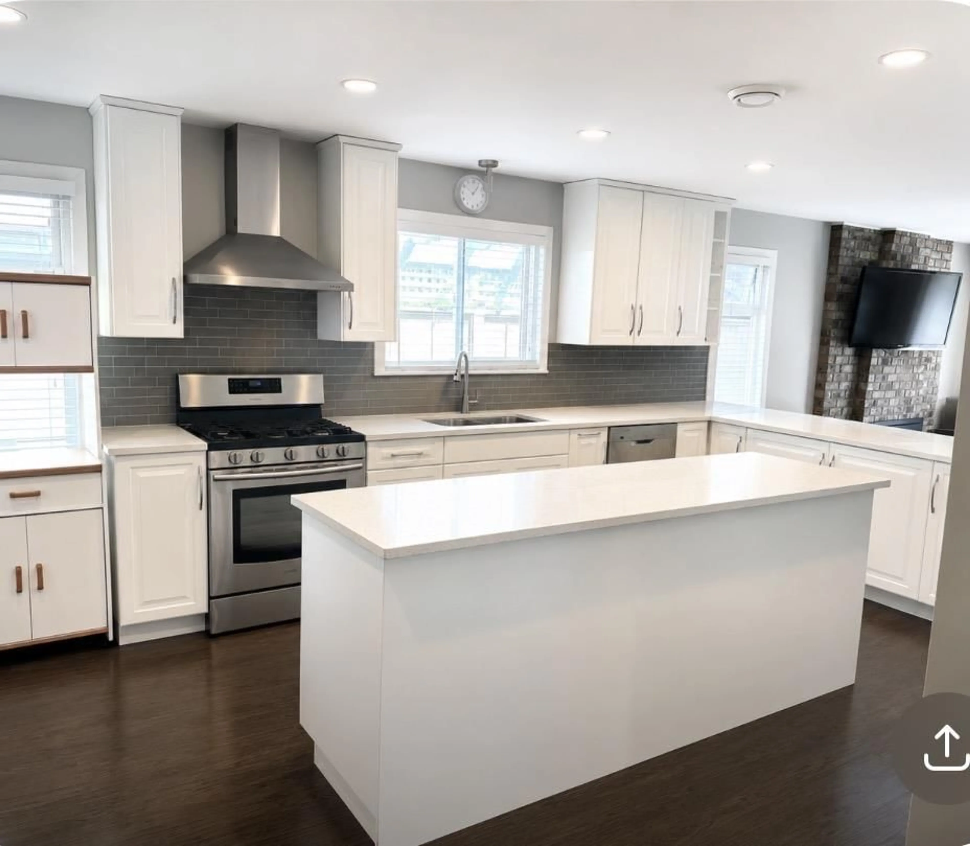 Open concept kitchen, unknown for 2020 156A STREET, Surrey British Columbia V4A6S3