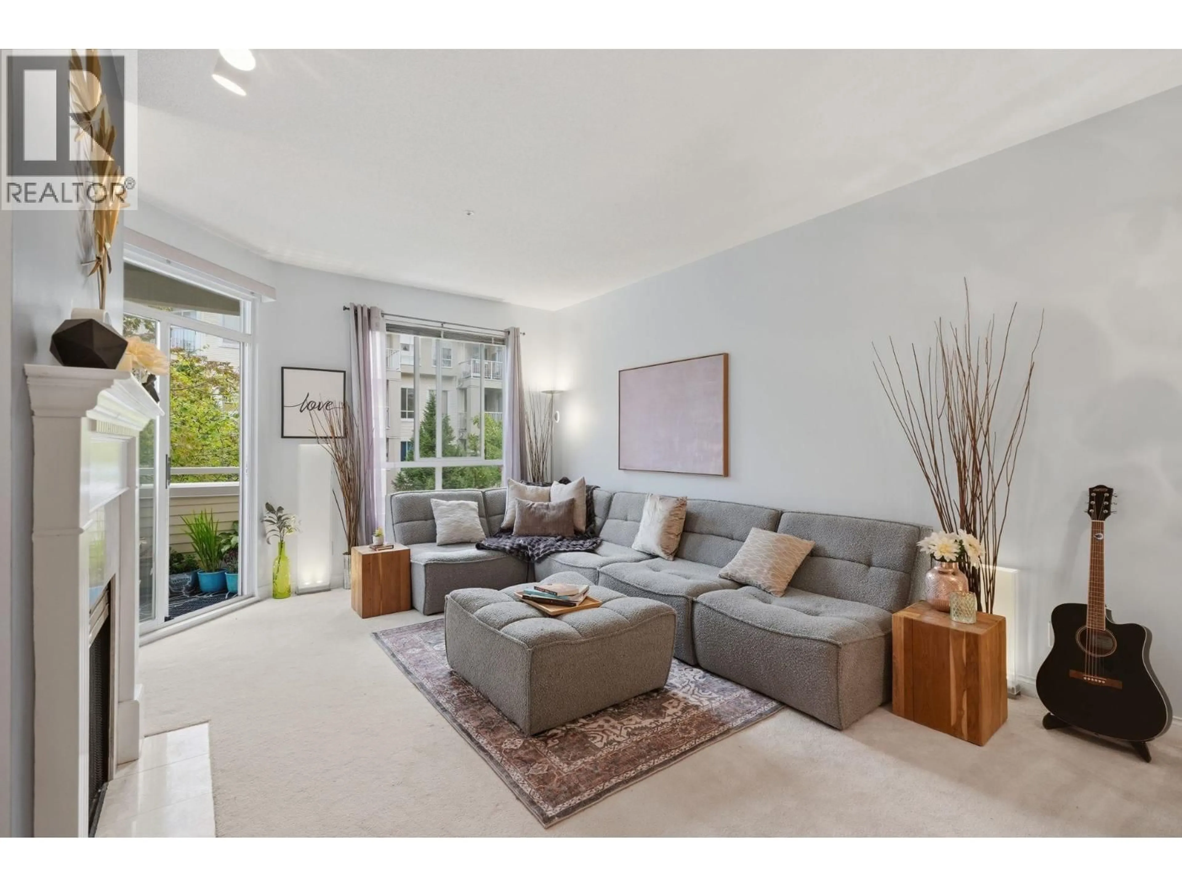 Living room with furniture, unknown for 333 - 383 37TH AVENUE, Vancouver British Columbia V5W4C1