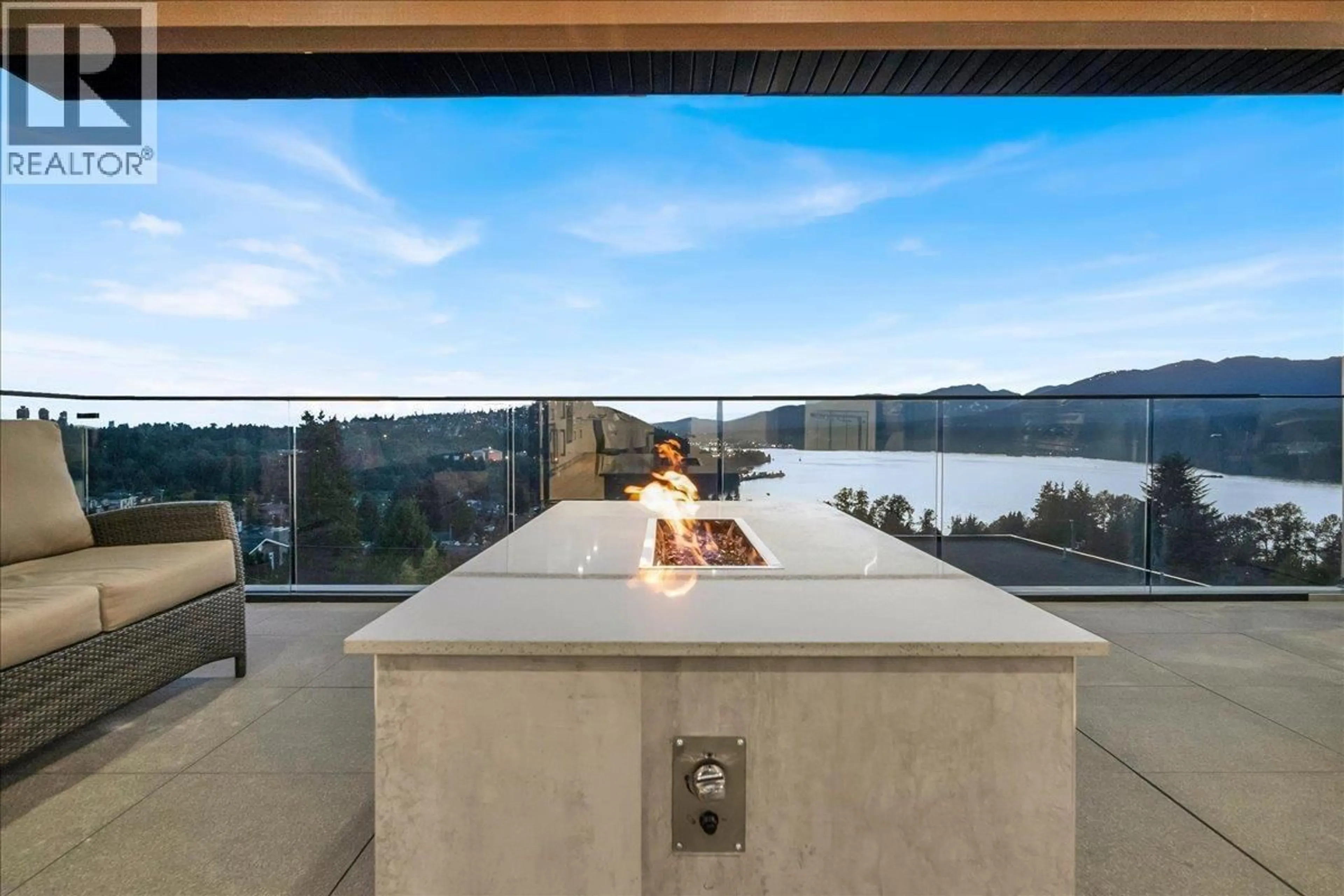 Patio, water/lake/river/ocean view for 6 - 7275 RIDGE DRIVE, Burnaby British Columbia V5A1B4